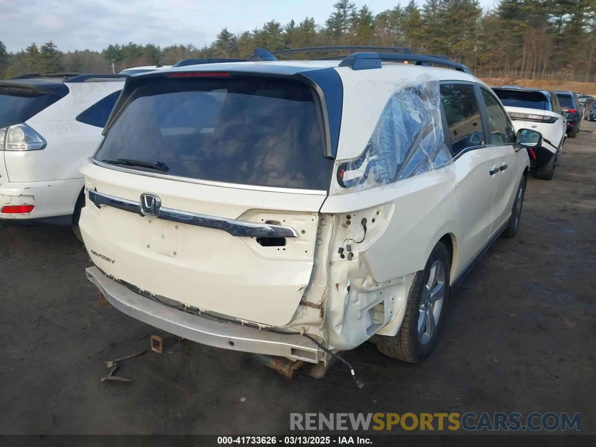 4 Photograph of a damaged car 5FNRL6H75KB019232 HONDA ODYSSEY 2019