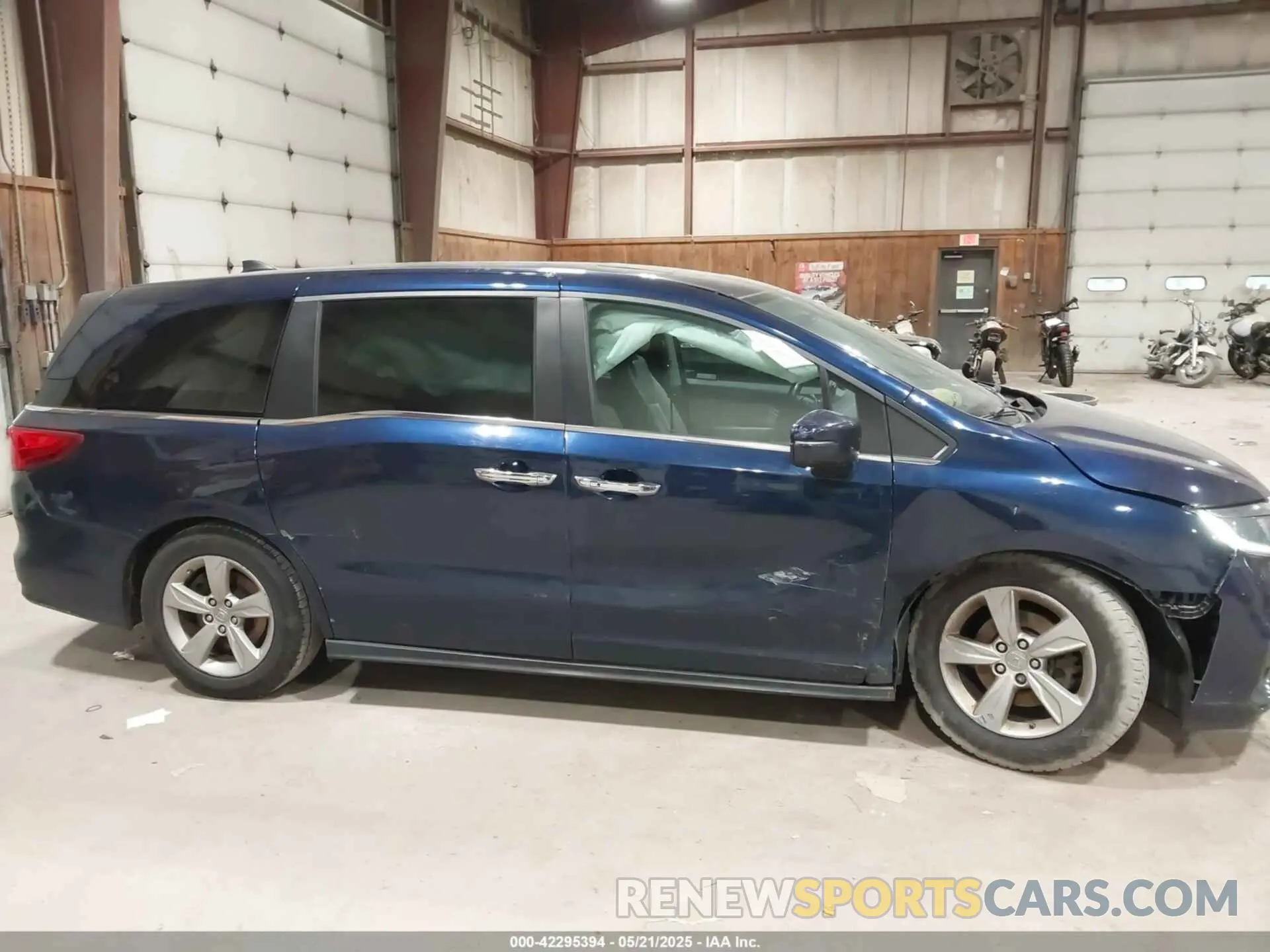 13 Photograph of a damaged car 5FNRL6H75KB042848 HONDA ODYSSEY 2019
