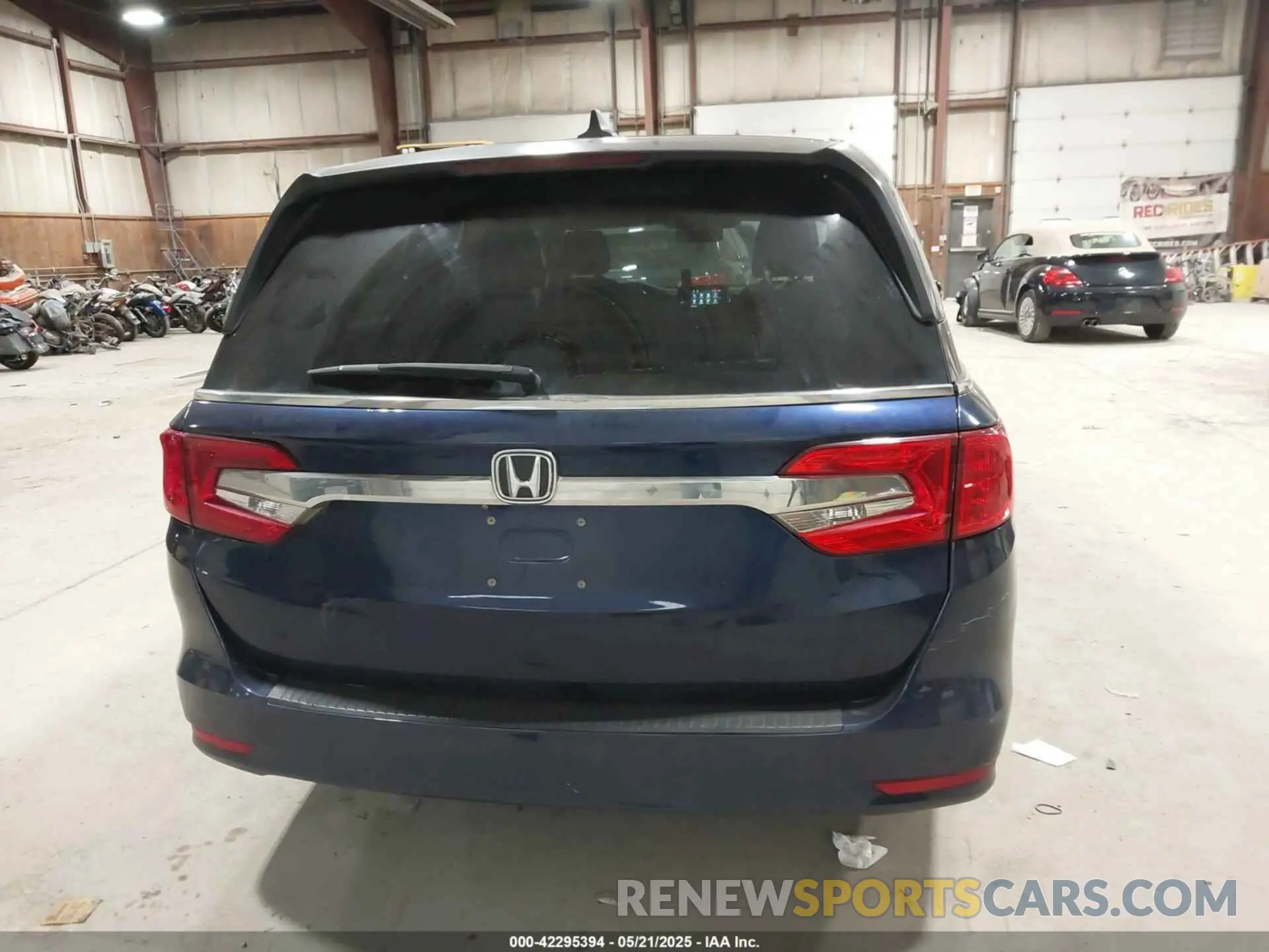 16 Photograph of a damaged car 5FNRL6H75KB042848 HONDA ODYSSEY 2019