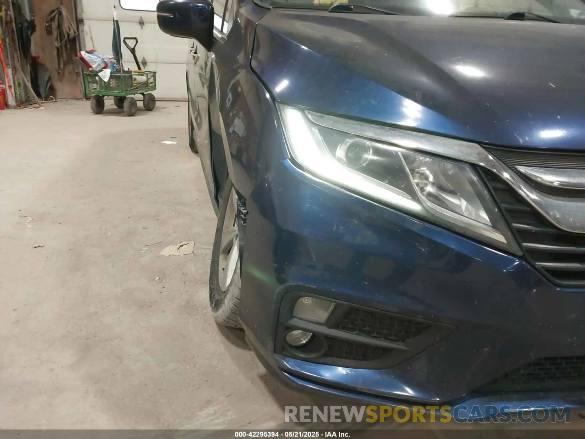 17 Photograph of a damaged car 5FNRL6H75KB042848 HONDA ODYSSEY 2019