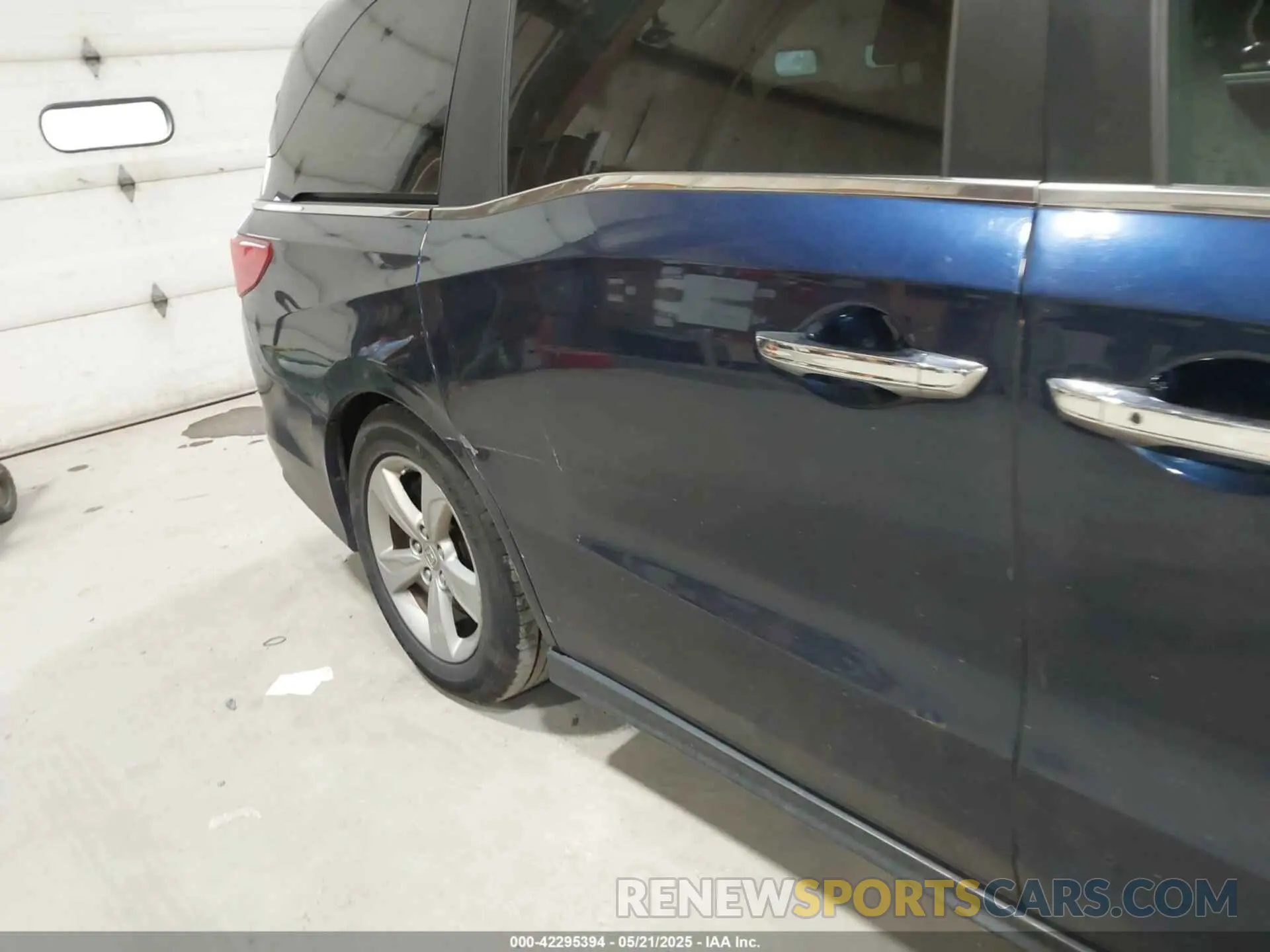 19 Photograph of a damaged car 5FNRL6H75KB042848 HONDA ODYSSEY 2019