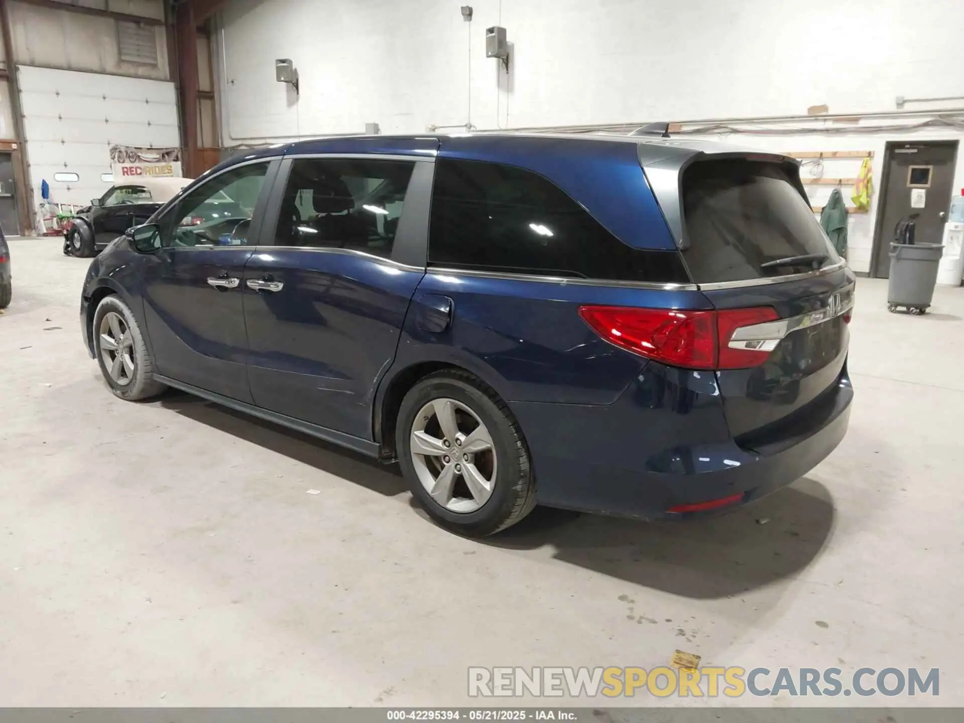 3 Photograph of a damaged car 5FNRL6H75KB042848 HONDA ODYSSEY 2019