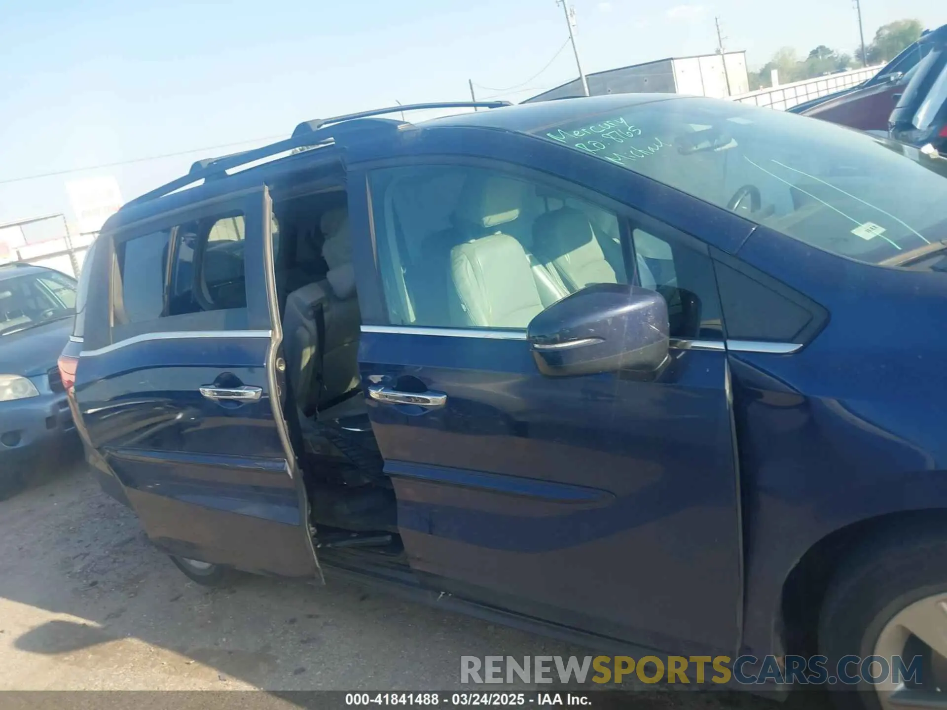 13 Photograph of a damaged car 5FNRL6H75KB054465 HONDA ODYSSEY 2019