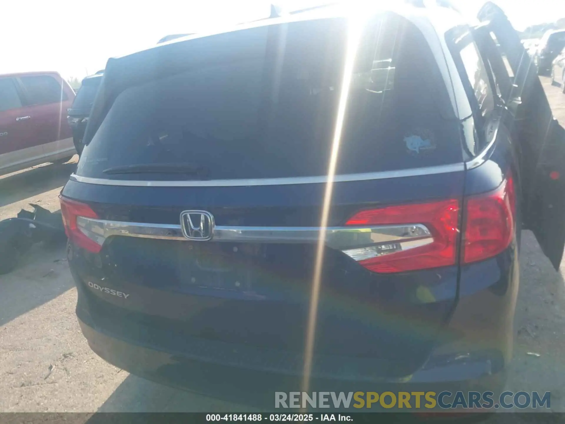 16 Photograph of a damaged car 5FNRL6H75KB054465 HONDA ODYSSEY 2019