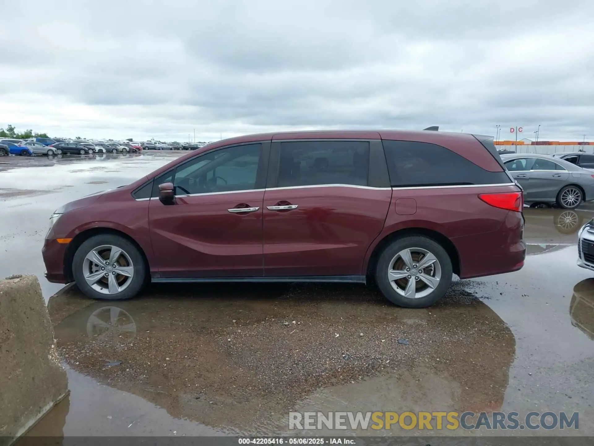 14 Photograph of a damaged car 5FNRL6H75KB075302 HONDA ODYSSEY 2019