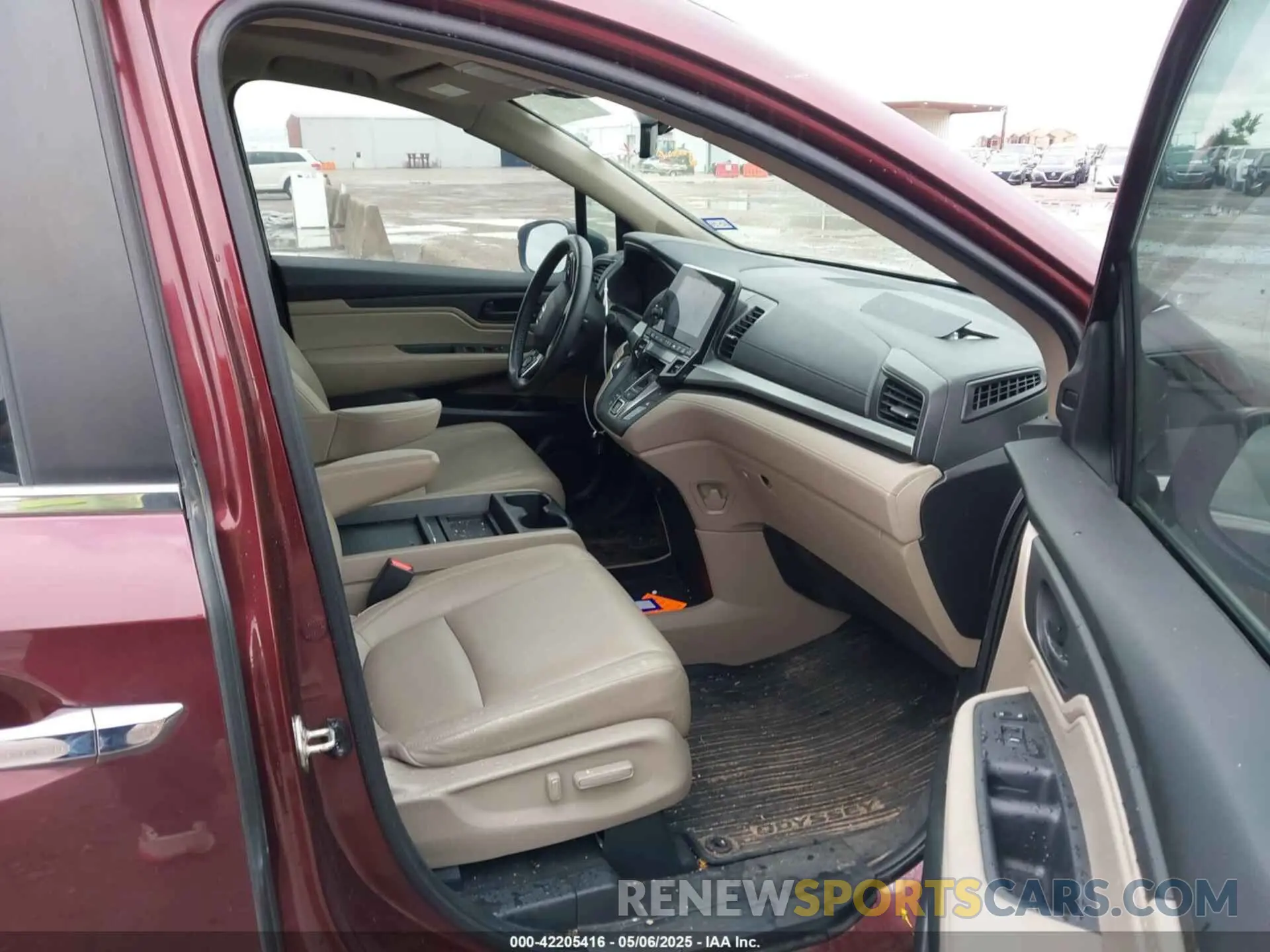 5 Photograph of a damaged car 5FNRL6H75KB075302 HONDA ODYSSEY 2019