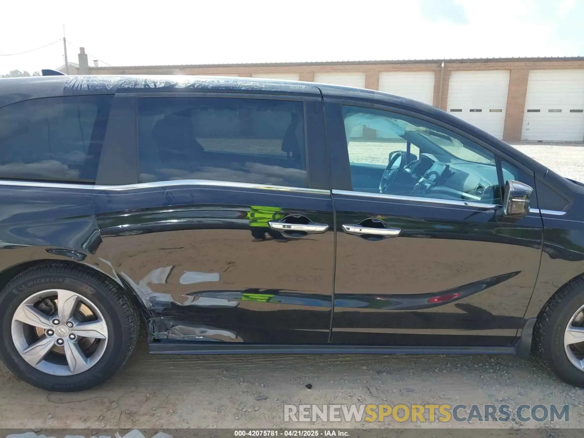 13 Photograph of a damaged car 5FNRL6H76KB005145 HONDA ODYSSEY 2019