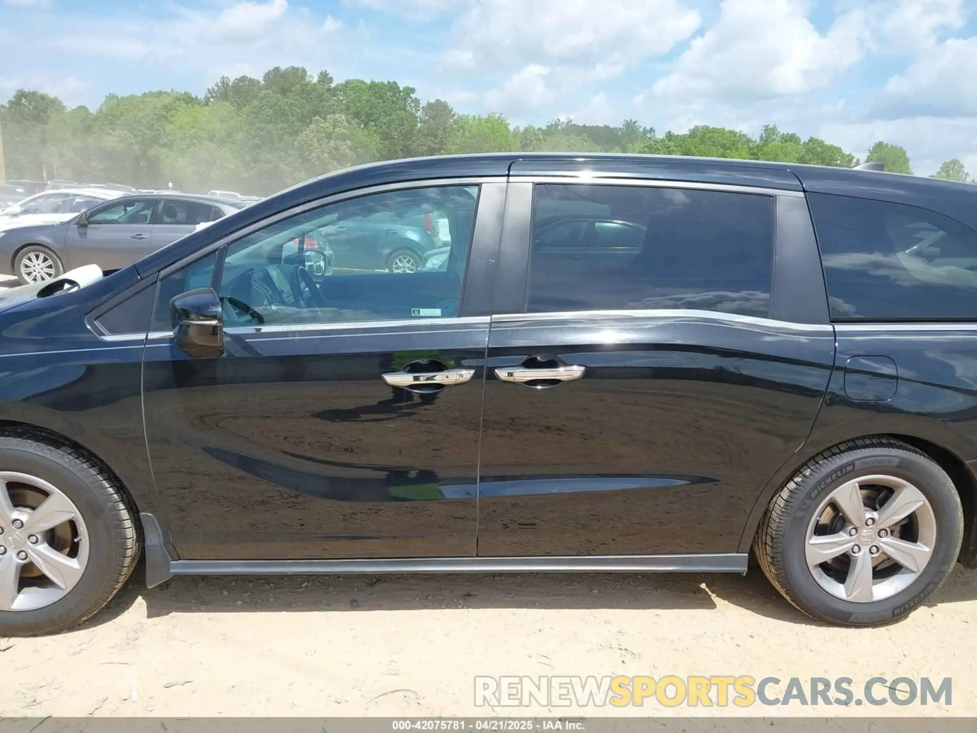 14 Photograph of a damaged car 5FNRL6H76KB005145 HONDA ODYSSEY 2019