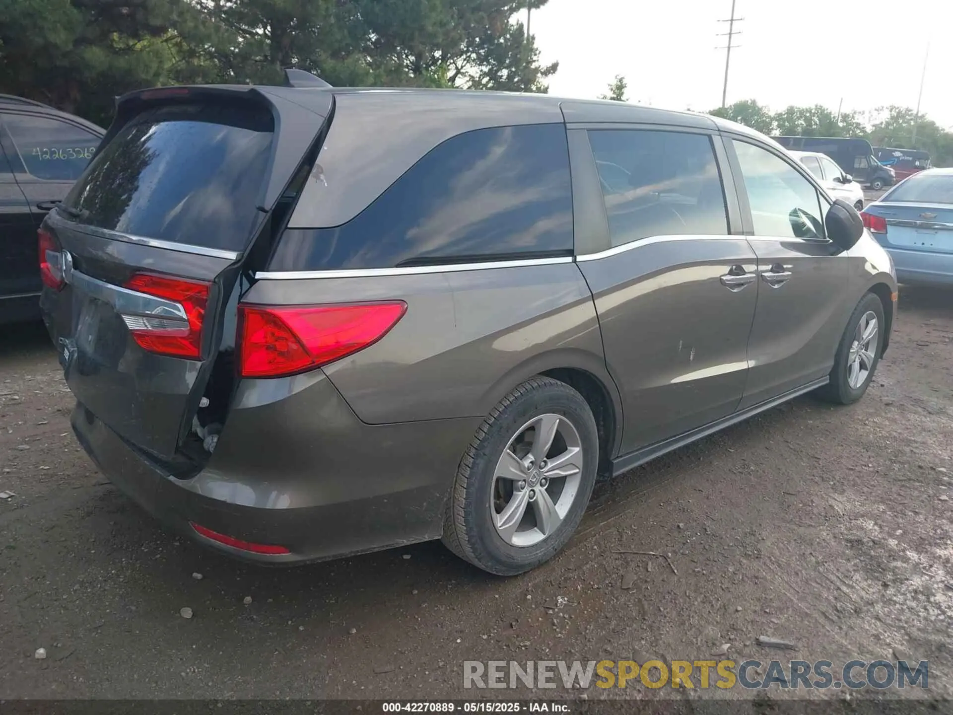 4 Photograph of a damaged car 5FNRL6H76KB063059 HONDA ODYSSEY 2019