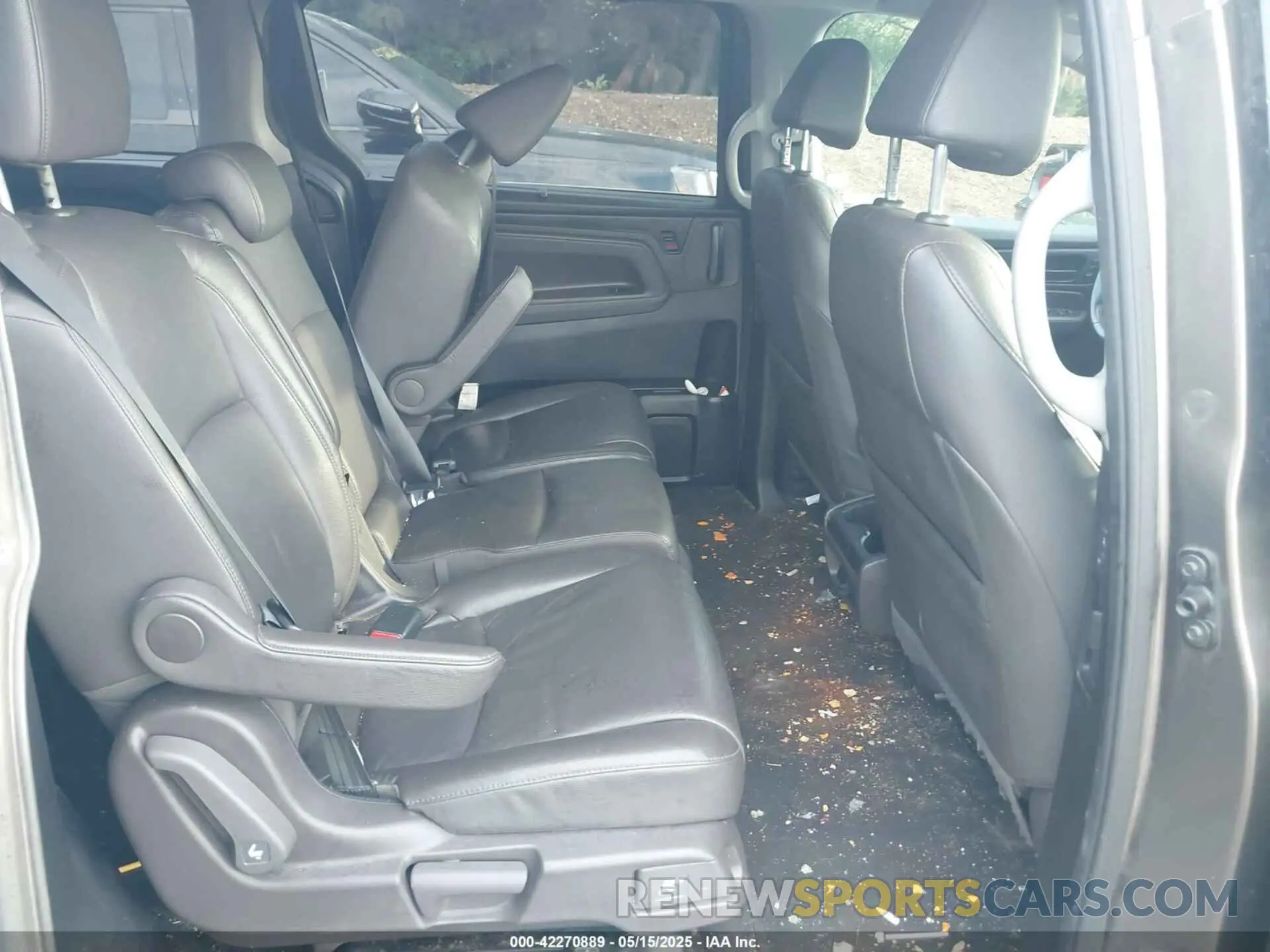8 Photograph of a damaged car 5FNRL6H76KB063059 HONDA ODYSSEY 2019