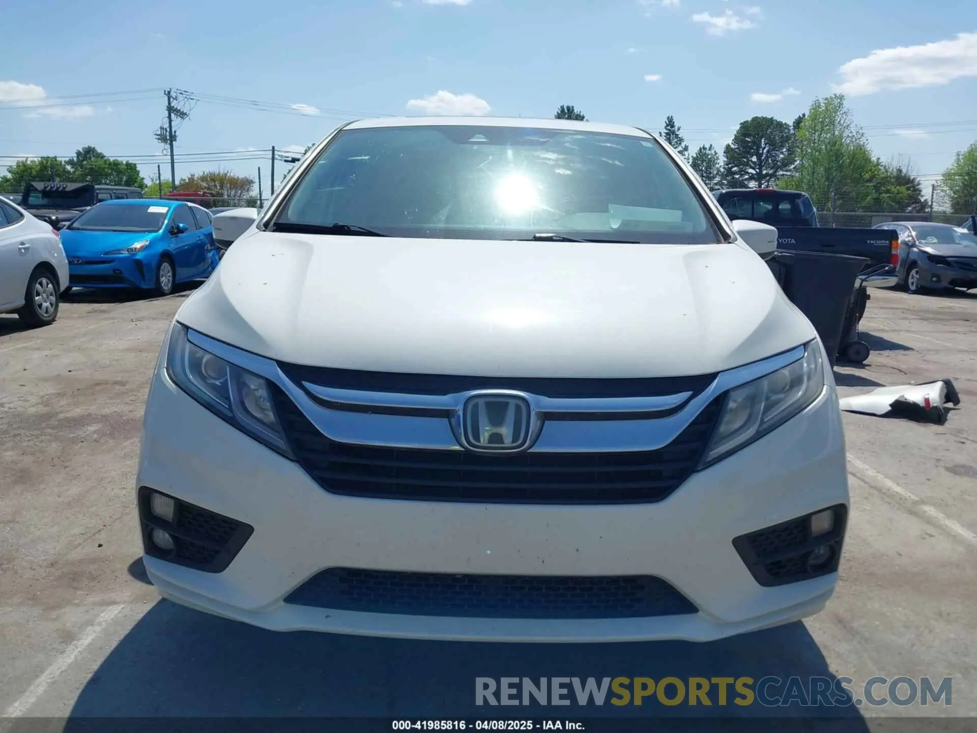 12 Photograph of a damaged car 5FNRL6H76KB101969 HONDA ODYSSEY 2019