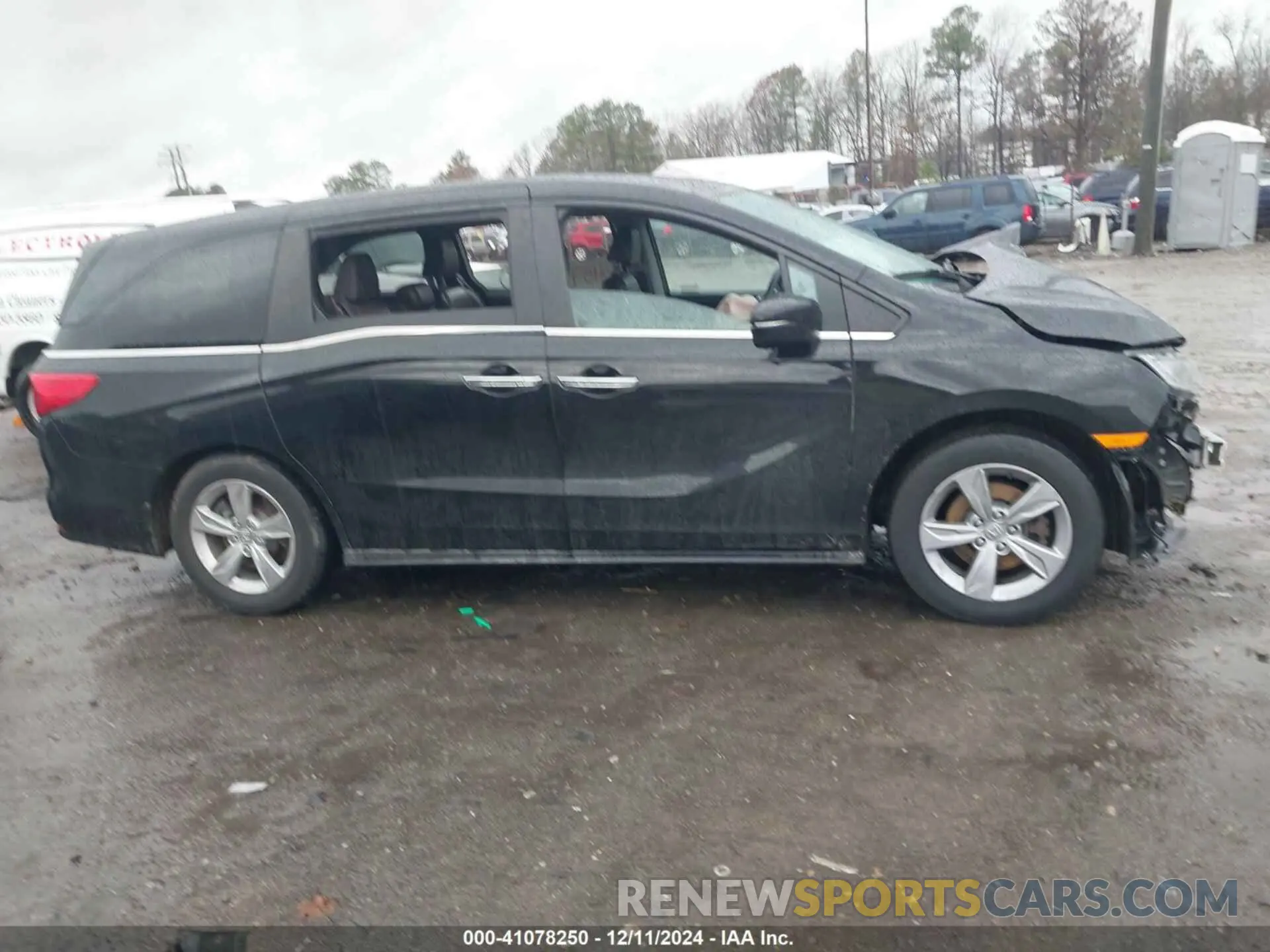13 Photograph of a damaged car 5FNRL6H76KB116195 HONDA ODYSSEY 2019