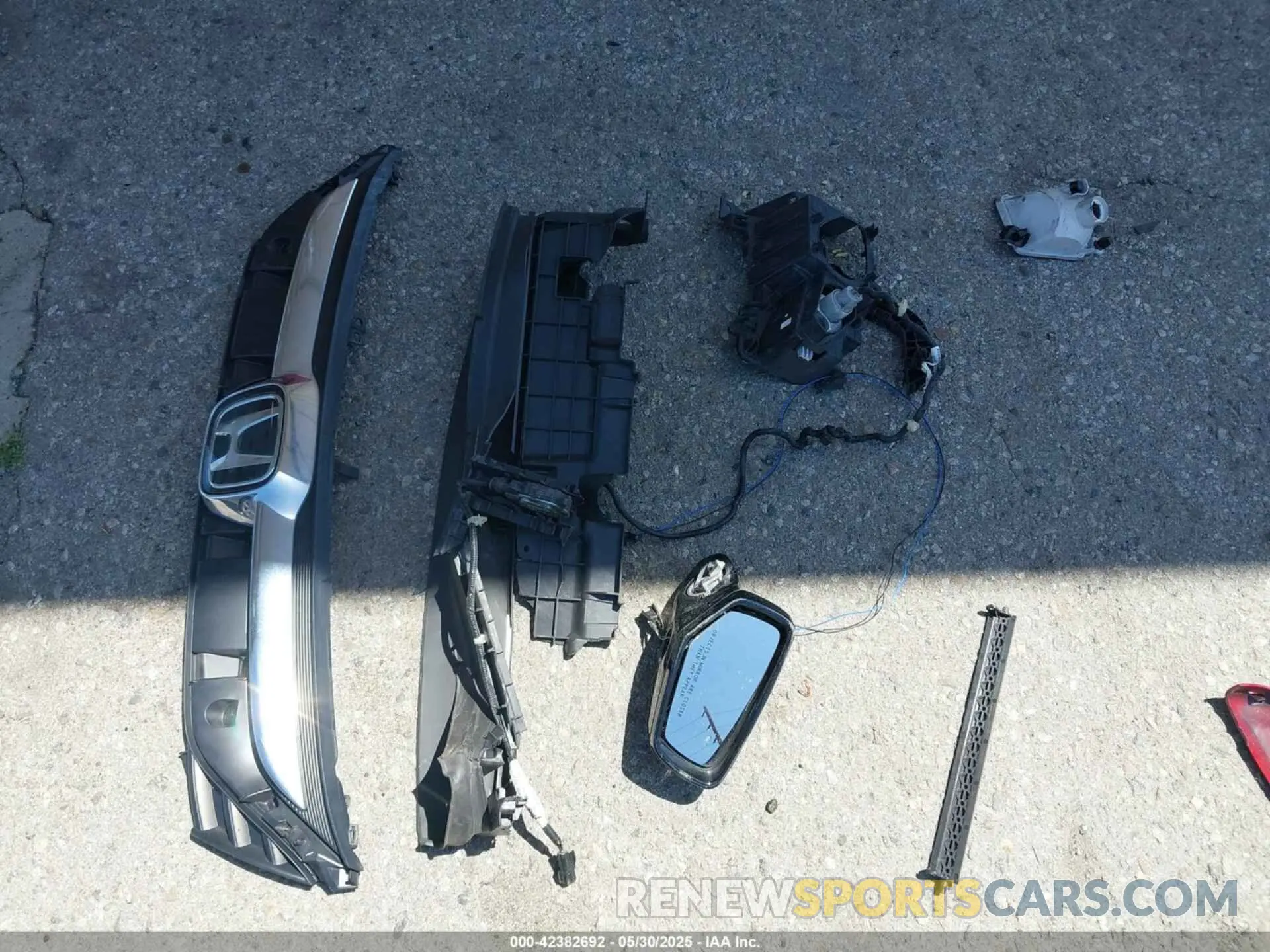 12 Photograph of a damaged car 5FNRL6H77KB071719 HONDA ODYSSEY 2019
