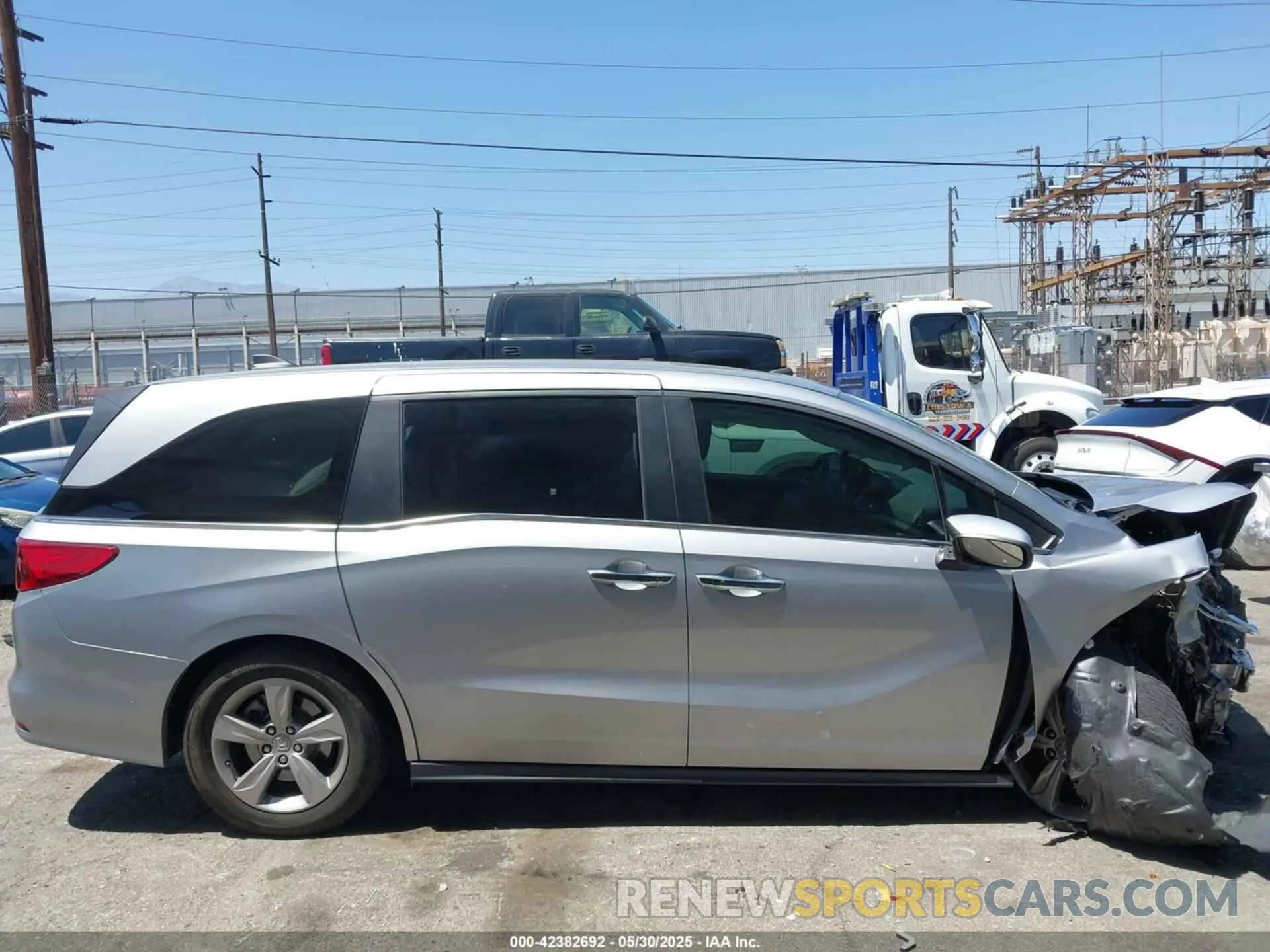 14 Photograph of a damaged car 5FNRL6H77KB071719 HONDA ODYSSEY 2019