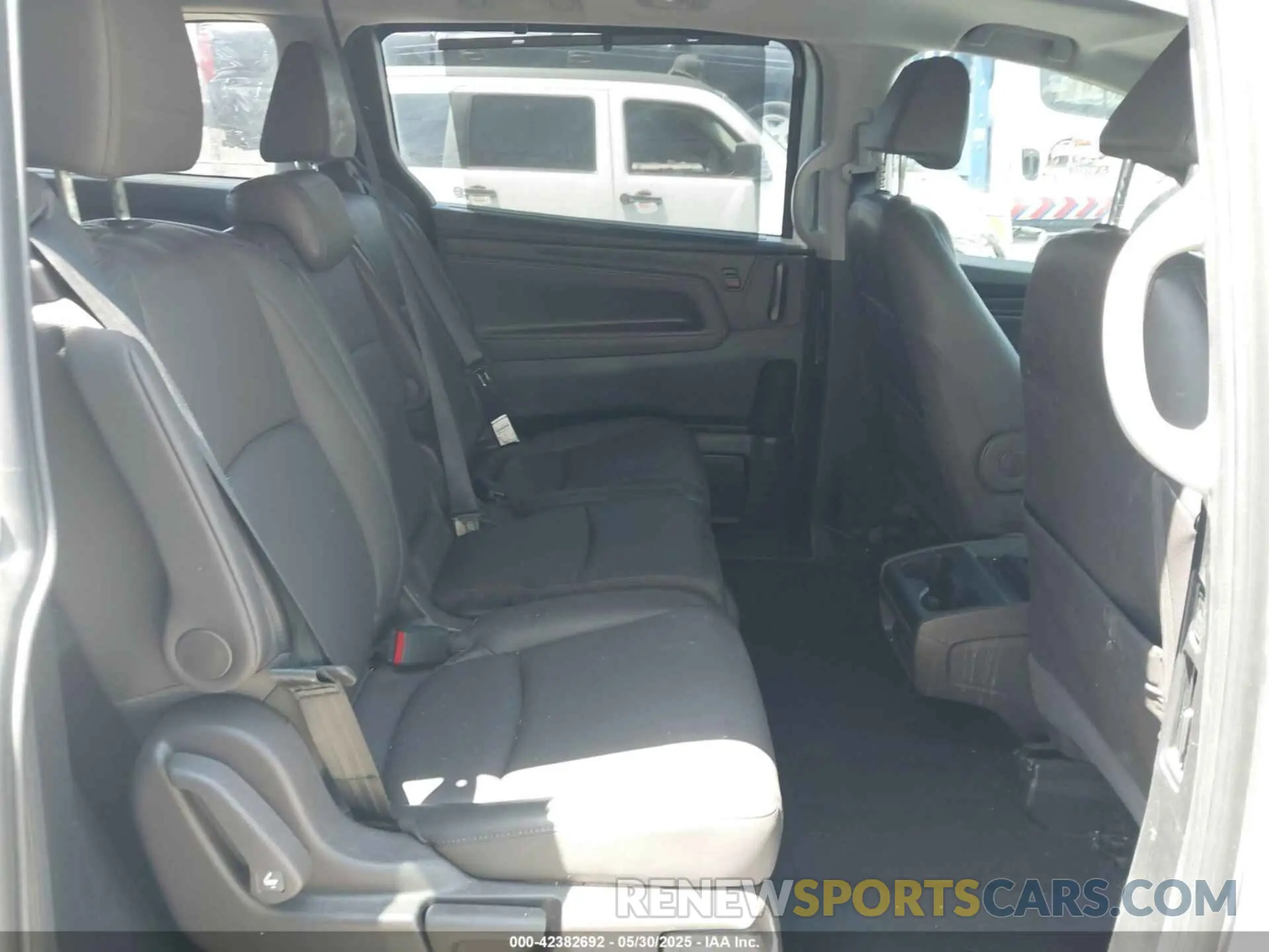 8 Photograph of a damaged car 5FNRL6H77KB071719 HONDA ODYSSEY 2019