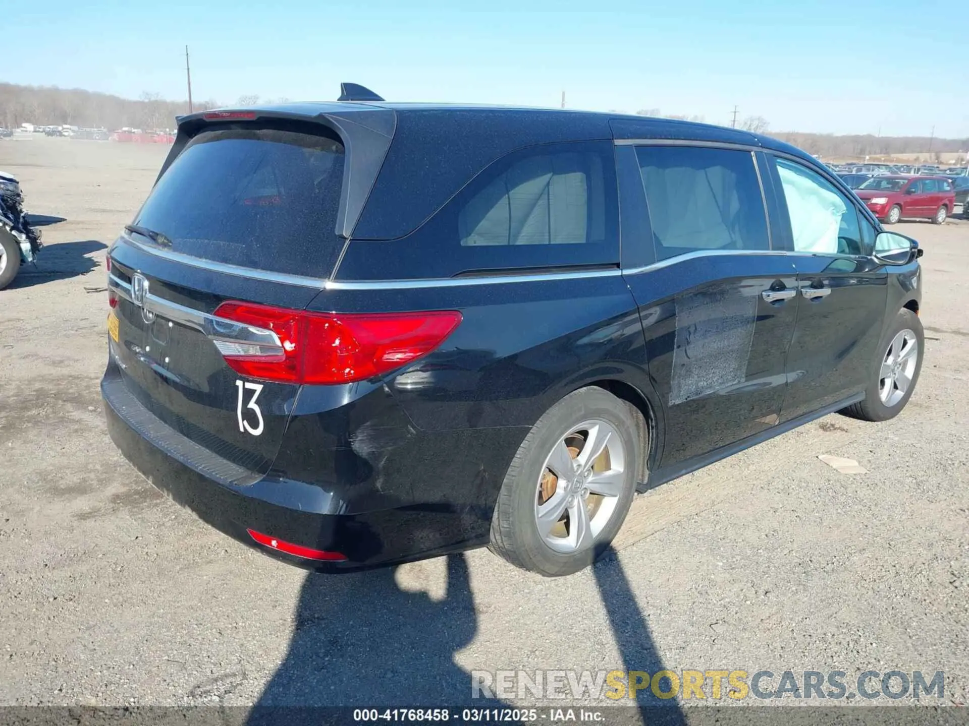 4 Photograph of a damaged car 5FNRL6H77KB097835 HONDA ODYSSEY 2019
