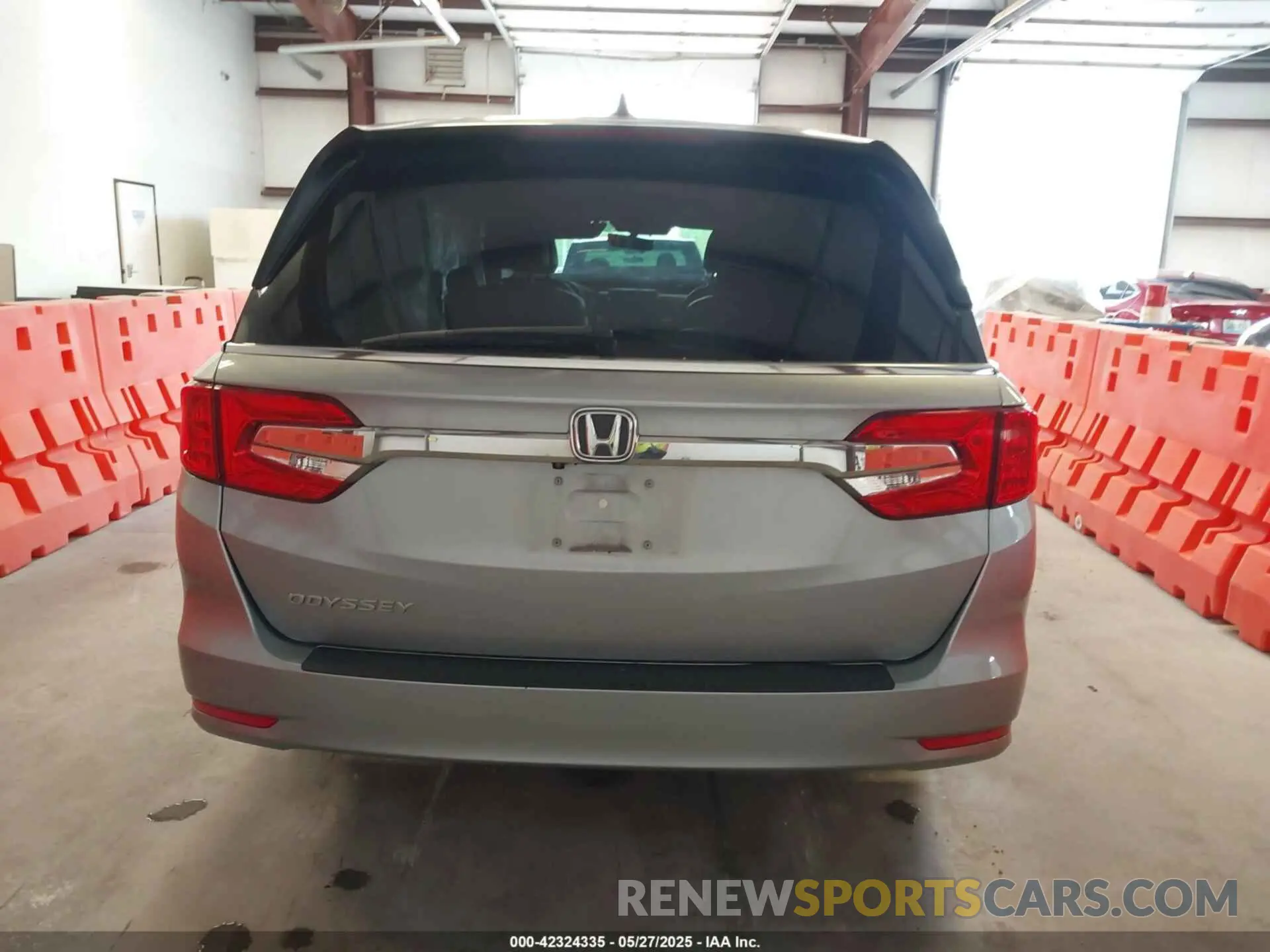 16 Photograph of a damaged car 5FNRL6H78KB036400 HONDA ODYSSEY 2019