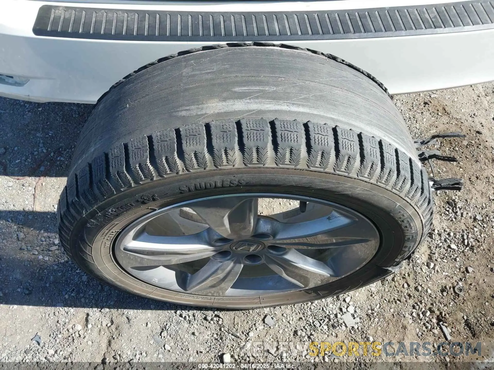 12 Photograph of a damaged car 5FNRL6H78KB043279 HONDA ODYSSEY 2019