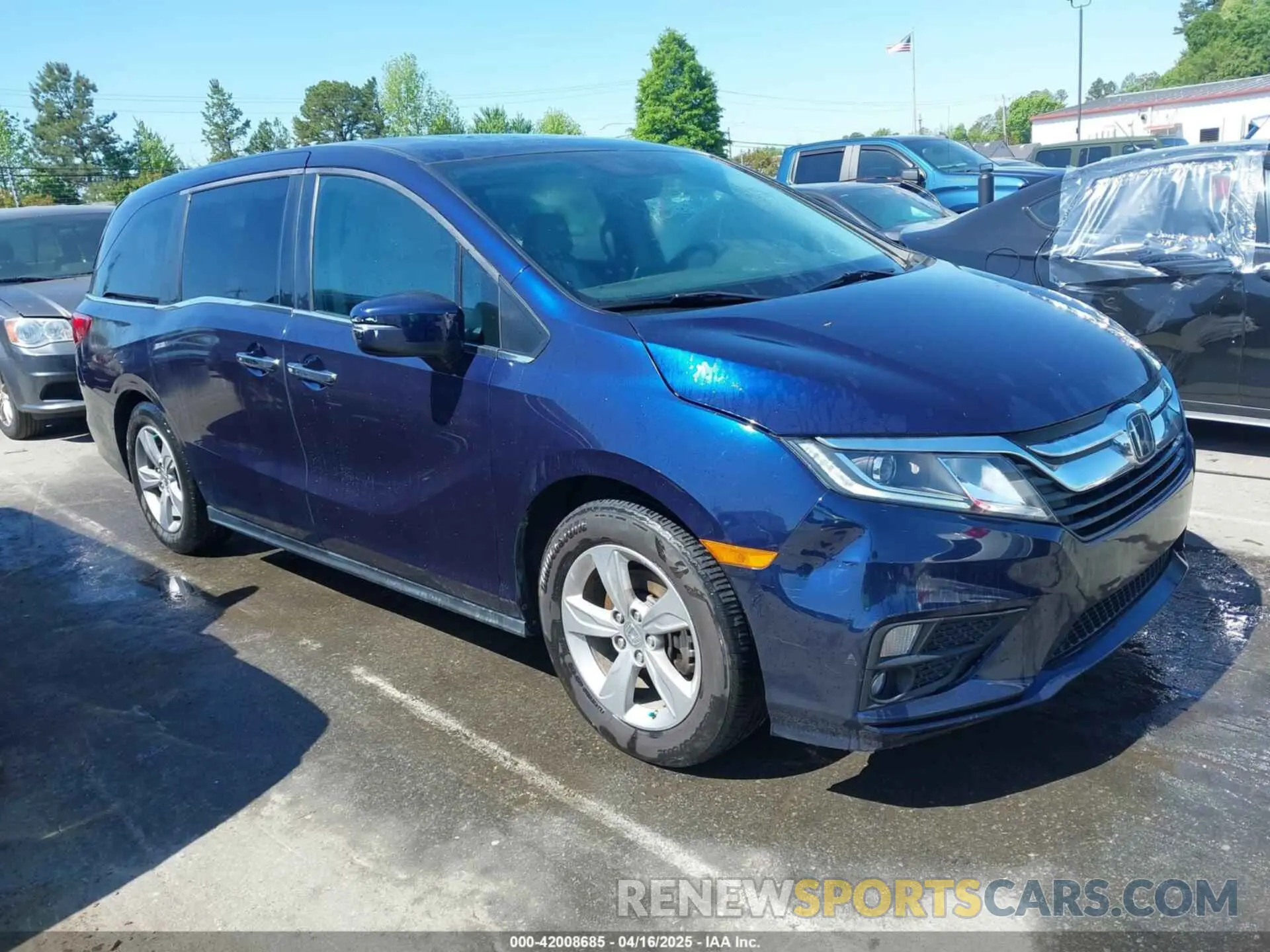 13 Photograph of a damaged car 5FNRL6H78KB096922 HONDA ODYSSEY 2019