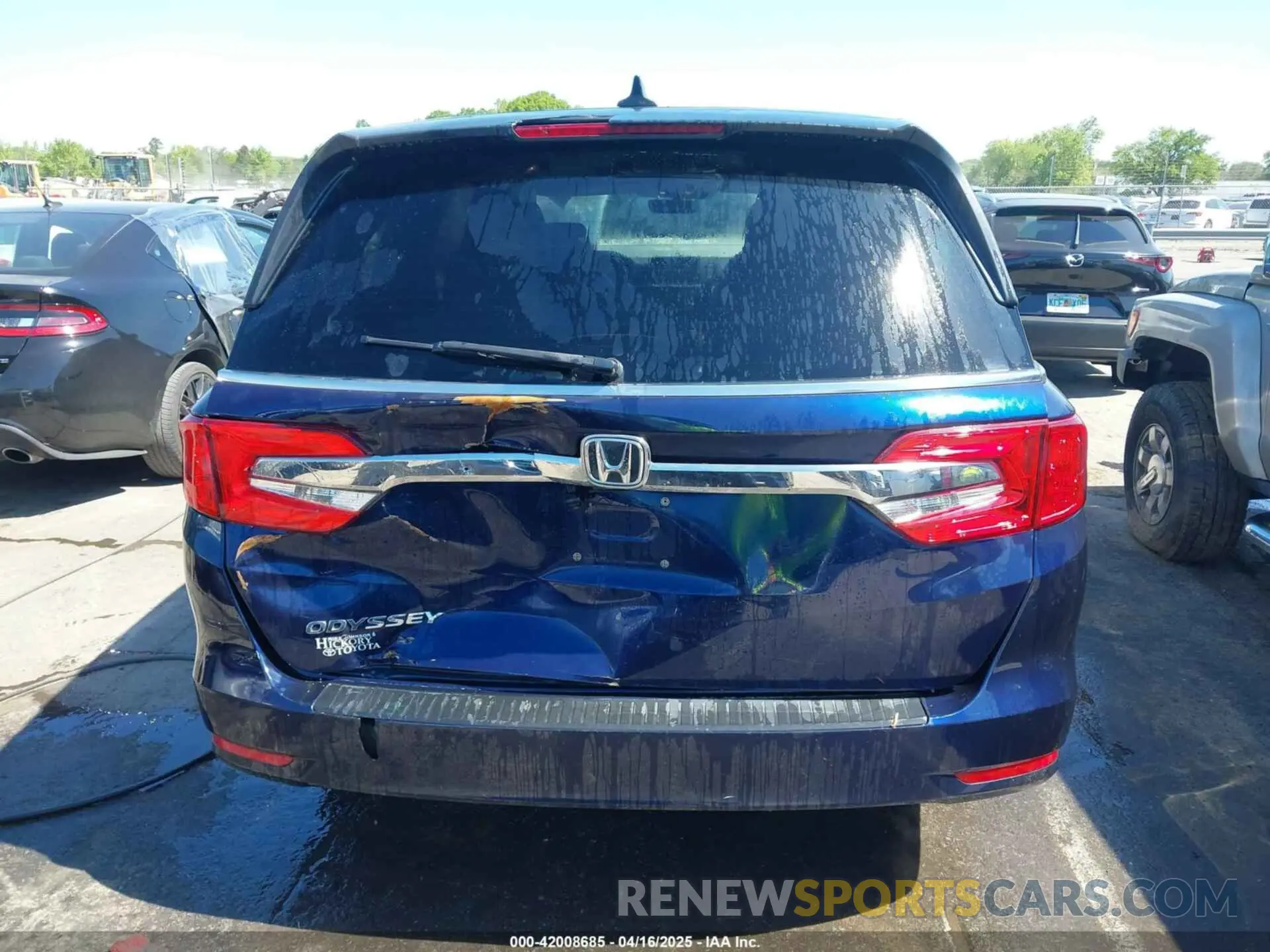 16 Photograph of a damaged car 5FNRL6H78KB096922 HONDA ODYSSEY 2019