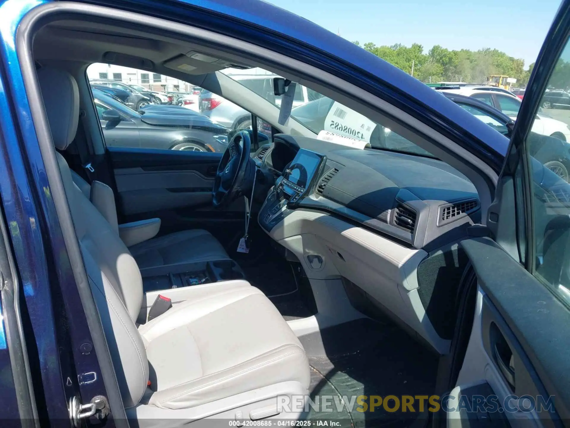5 Photograph of a damaged car 5FNRL6H78KB096922 HONDA ODYSSEY 2019