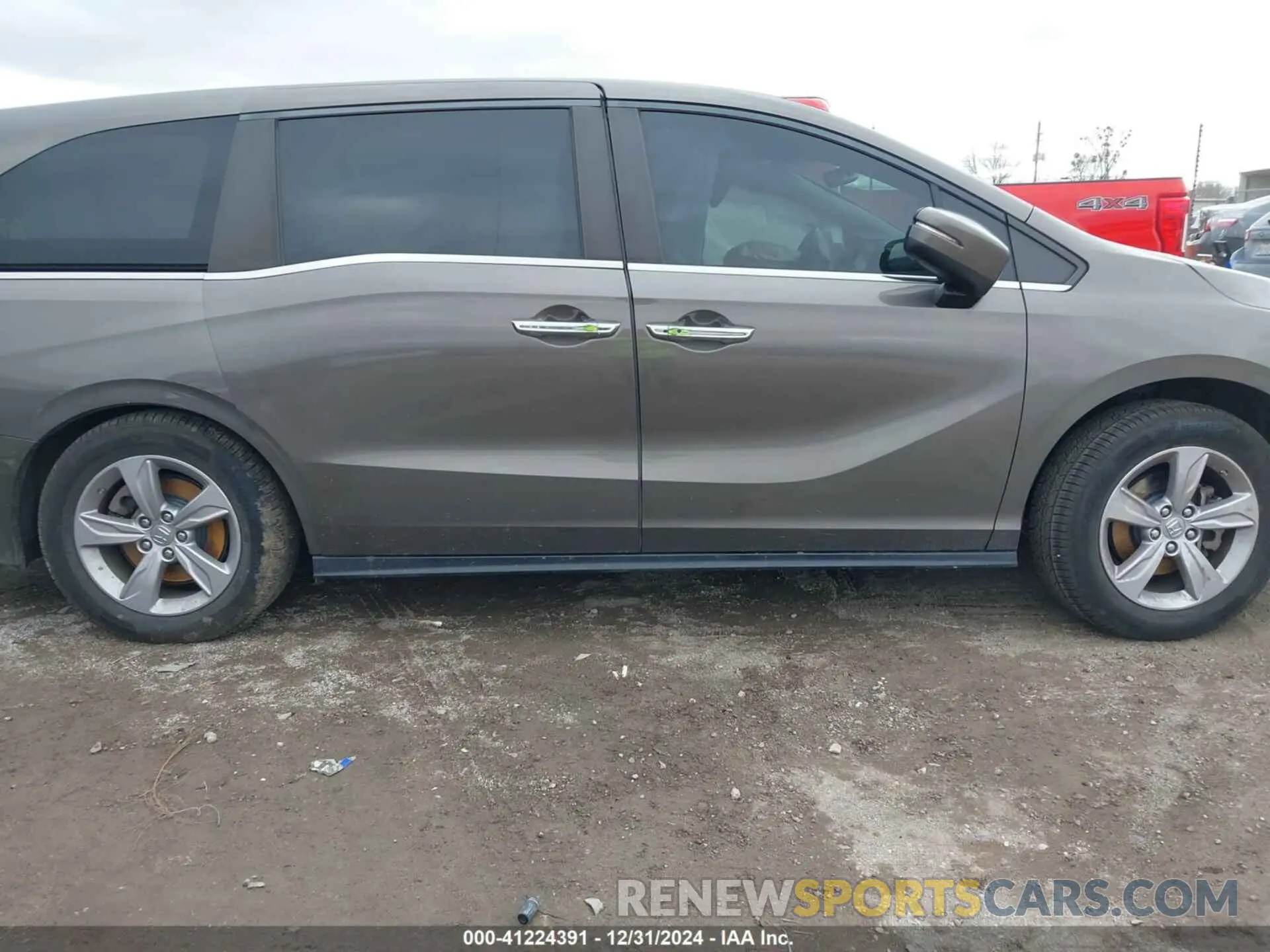 12 Photograph of a damaged car 5FNRL6H78KB119261 HONDA ODYSSEY 2019