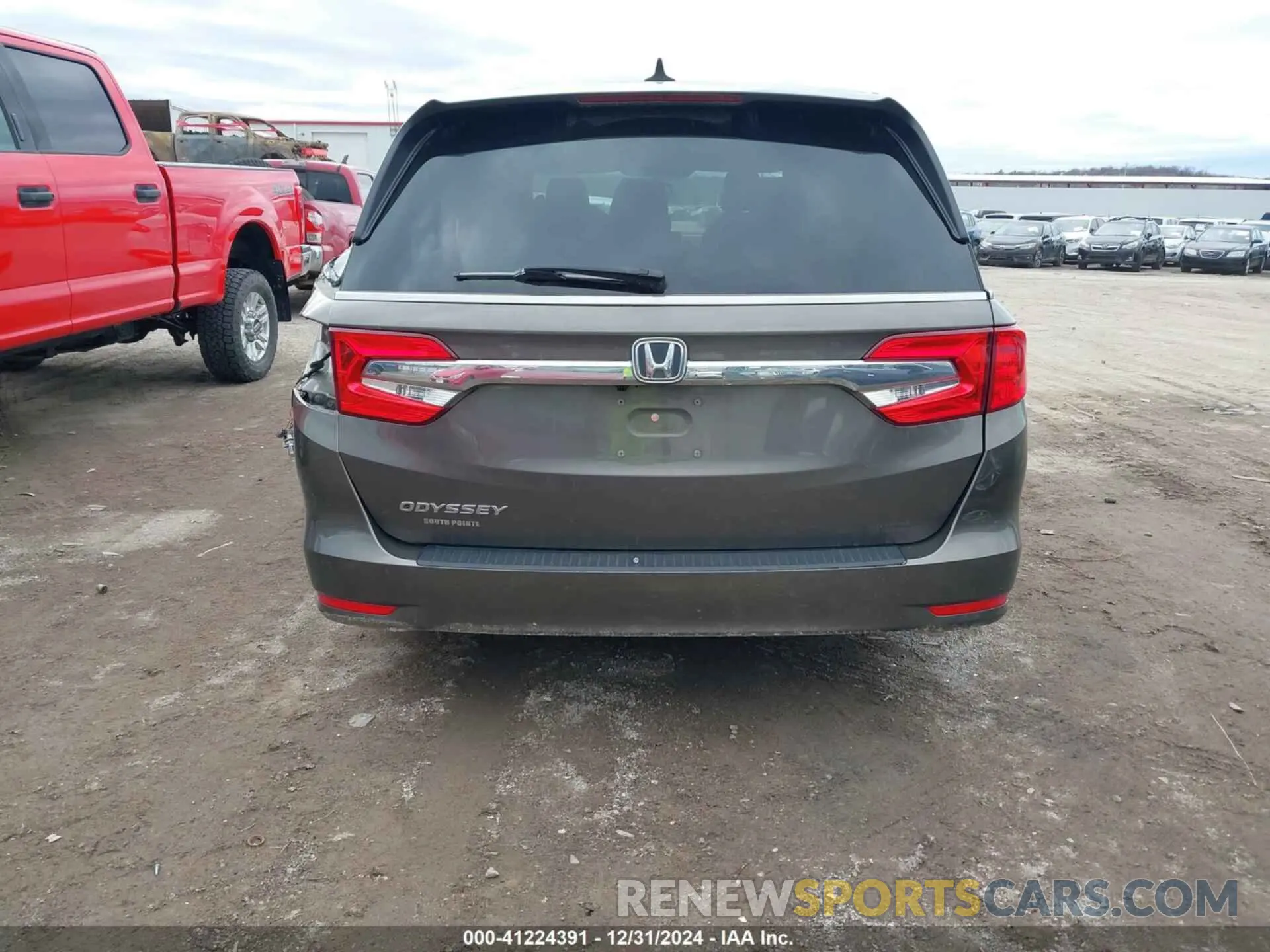 15 Photograph of a damaged car 5FNRL6H78KB119261 HONDA ODYSSEY 2019