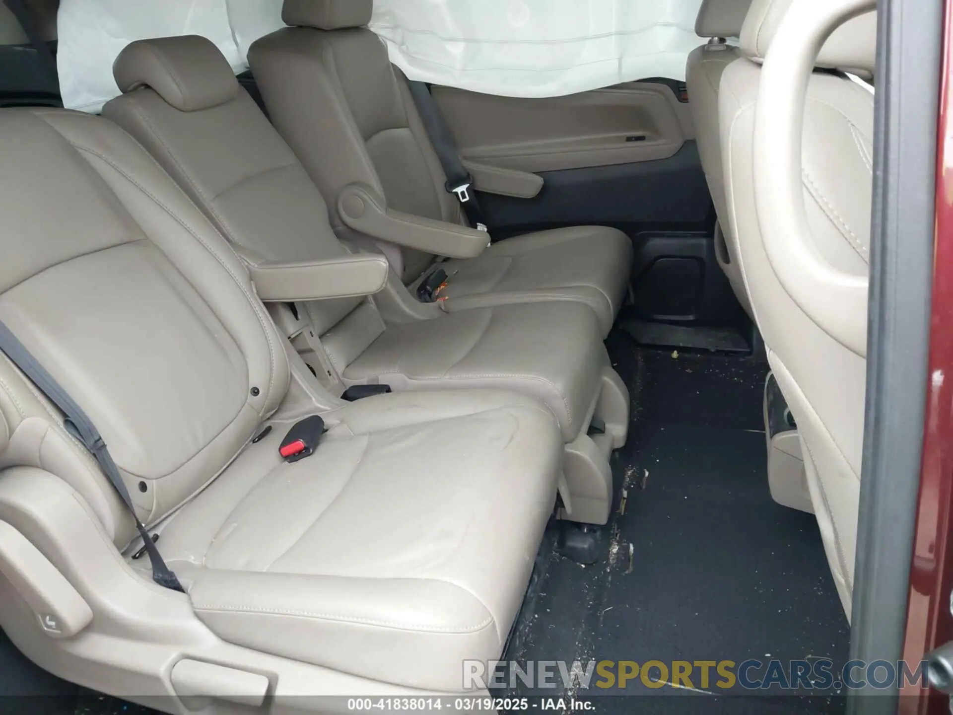 8 Photograph of a damaged car 5FNRL6H79KB048085 HONDA ODYSSEY 2019