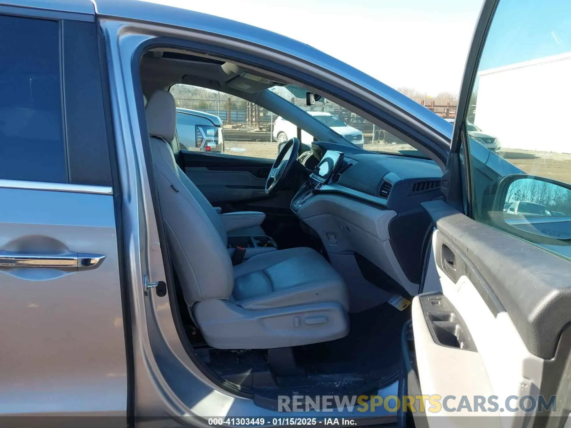 5 Photograph of a damaged car 5FNRL6H79KB100122 HONDA ODYSSEY 2019