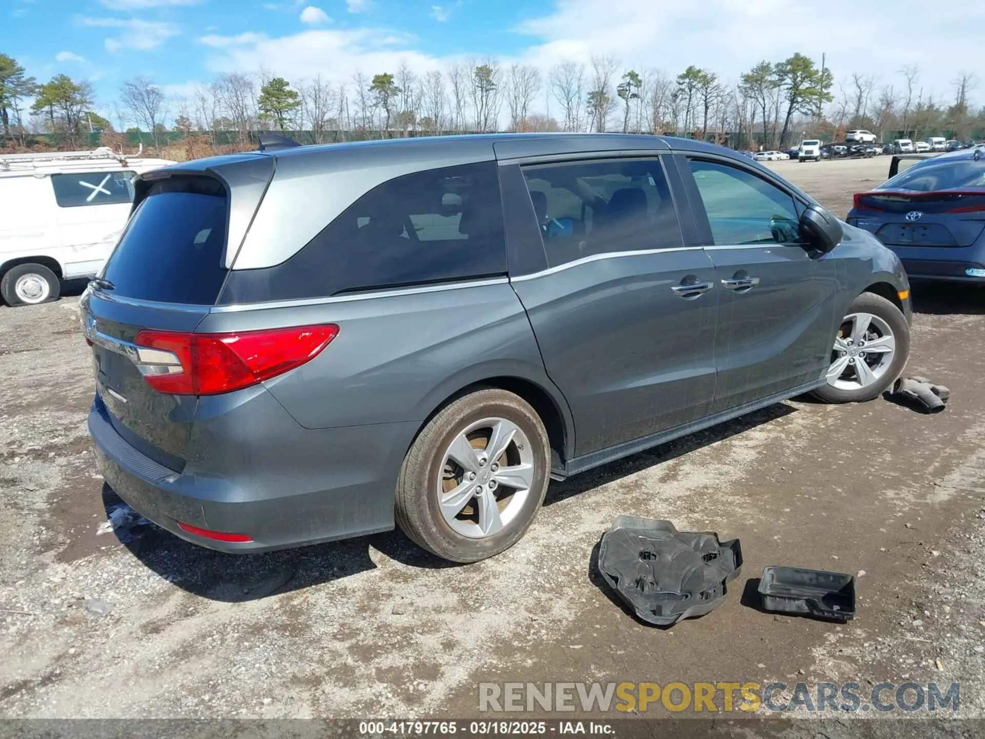 4 Photograph of a damaged car 5FNRL6H7XKB052422 HONDA ODYSSEY 2019
