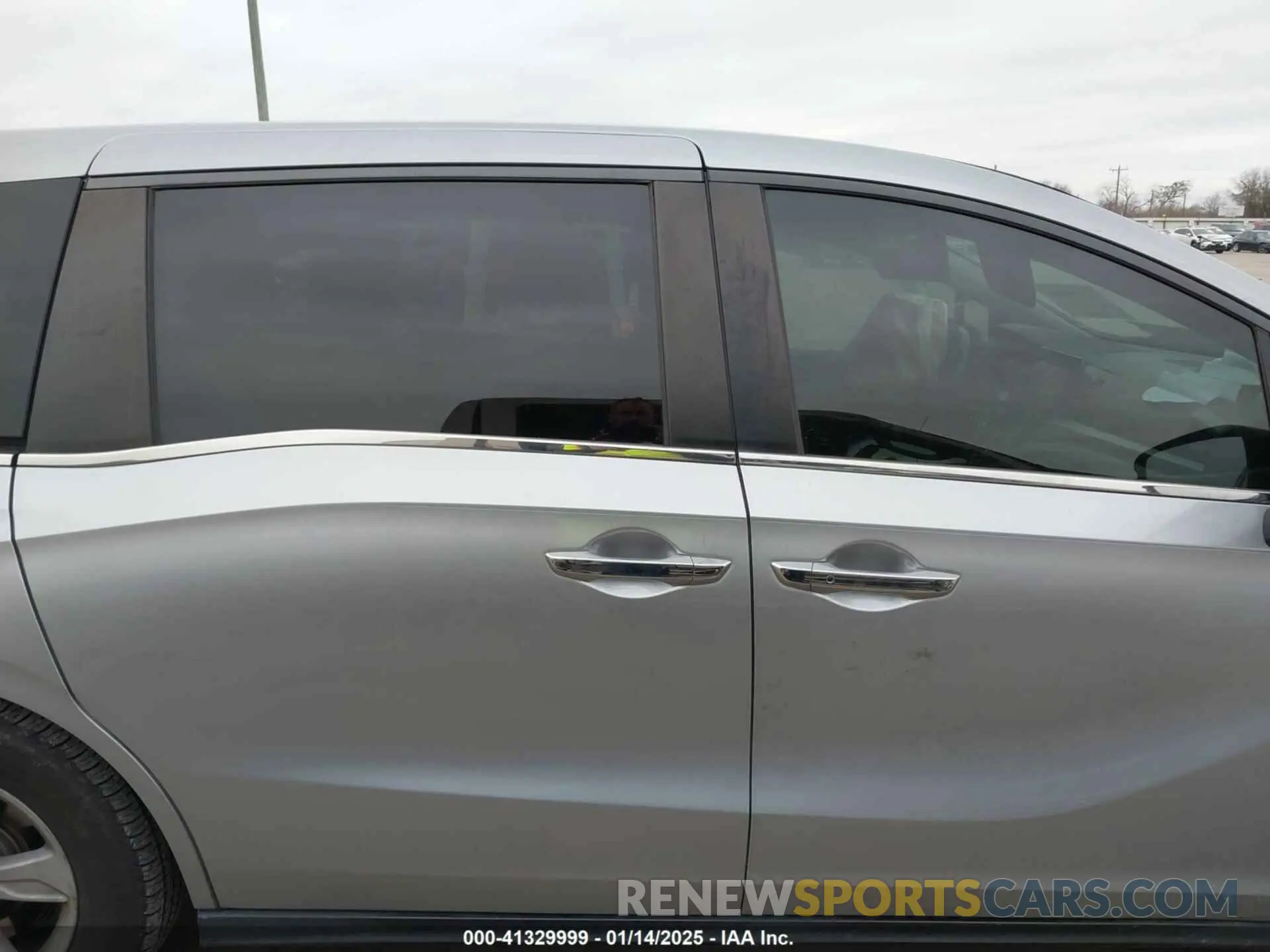 13 Photograph of a damaged car 5FNRL6H7XKB107290 HONDA ODYSSEY 2019