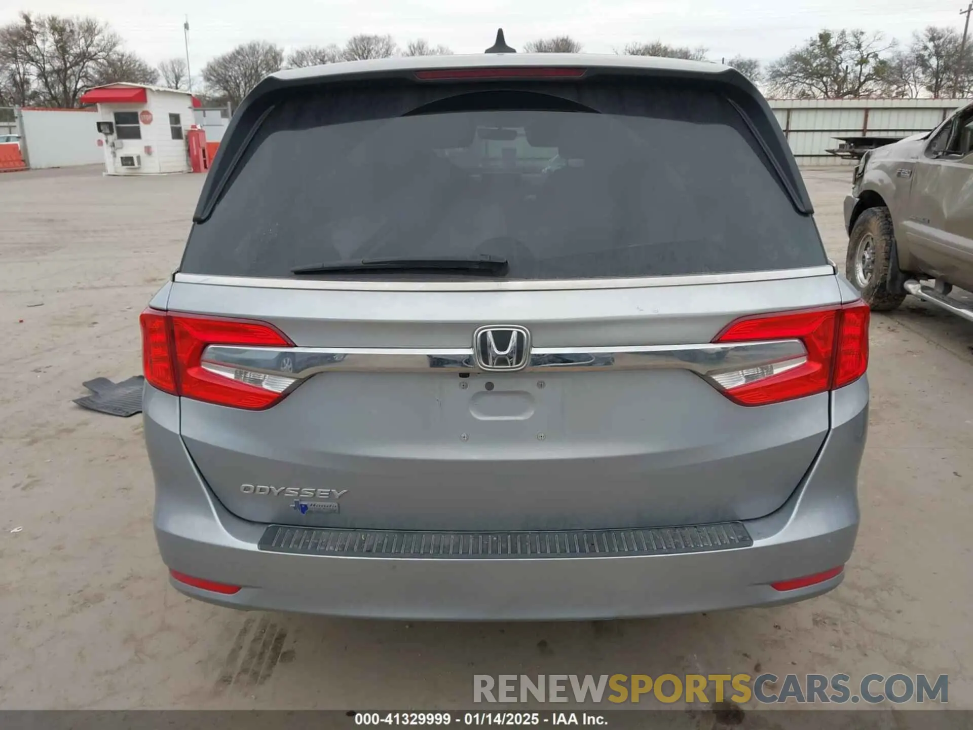 16 Photograph of a damaged car 5FNRL6H7XKB107290 HONDA ODYSSEY 2019