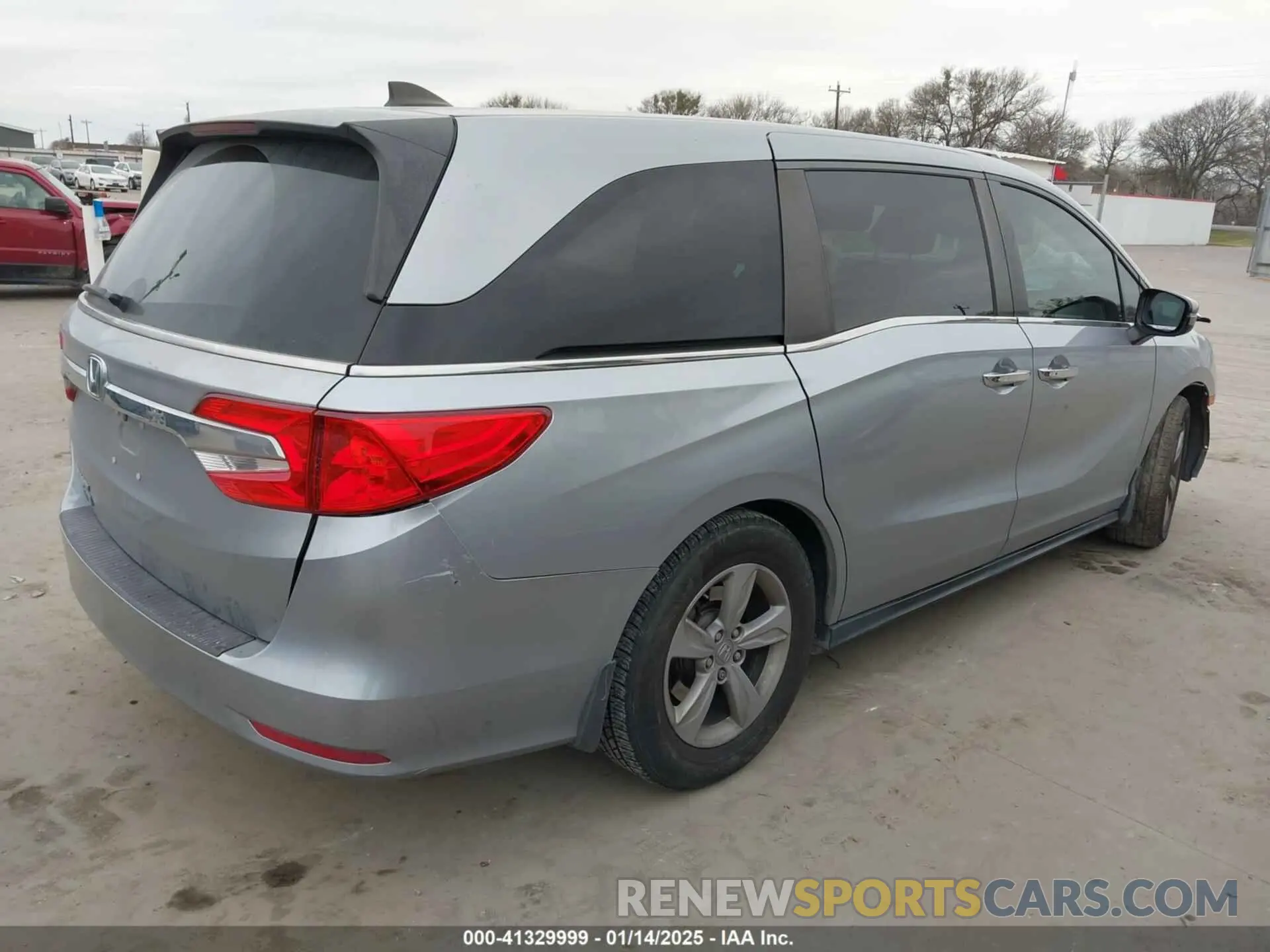 4 Photograph of a damaged car 5FNRL6H7XKB107290 HONDA ODYSSEY 2019