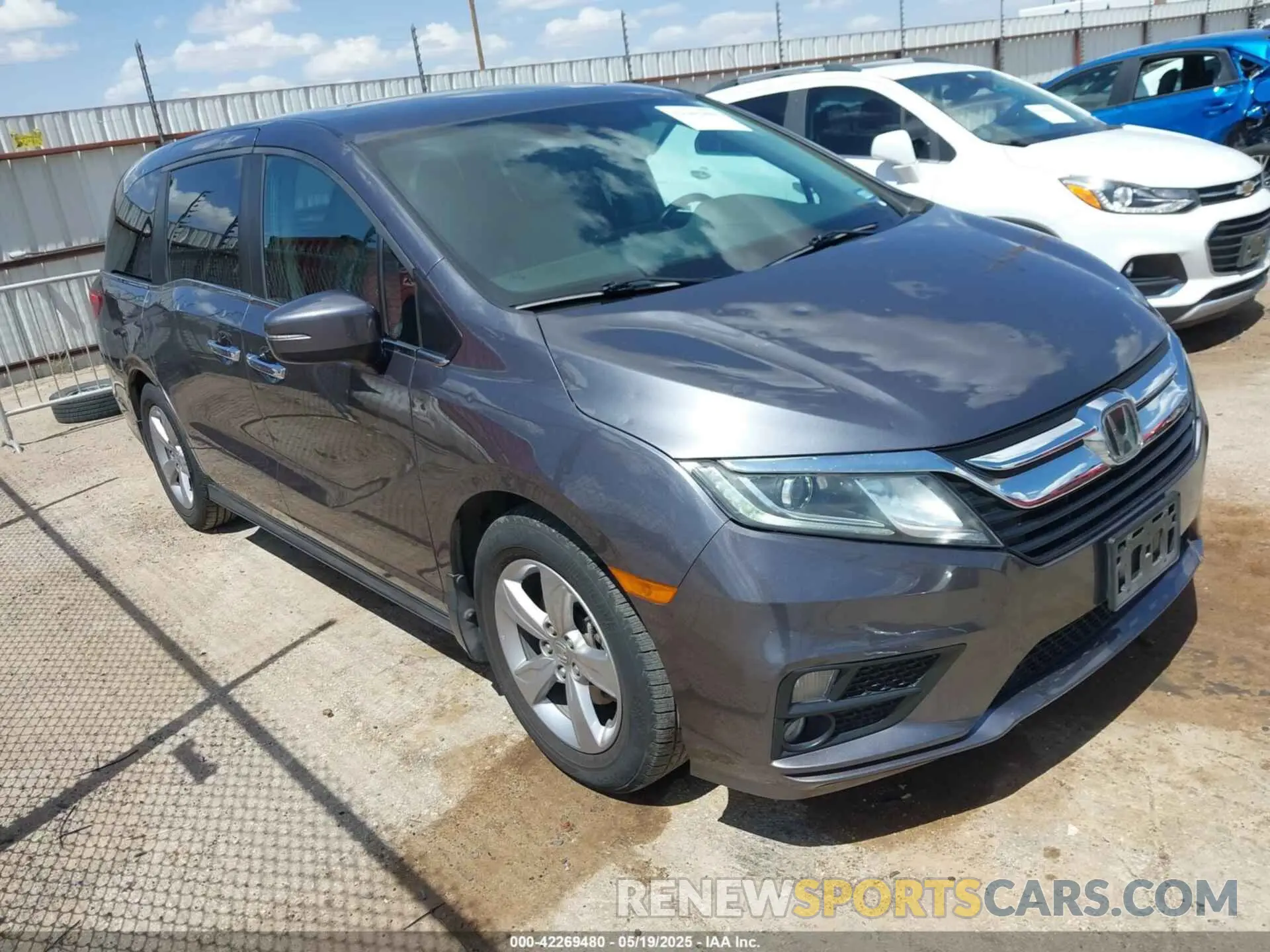 1 Photograph of a damaged car 5FNRL6H7XKB132609 HONDA ODYSSEY 2019