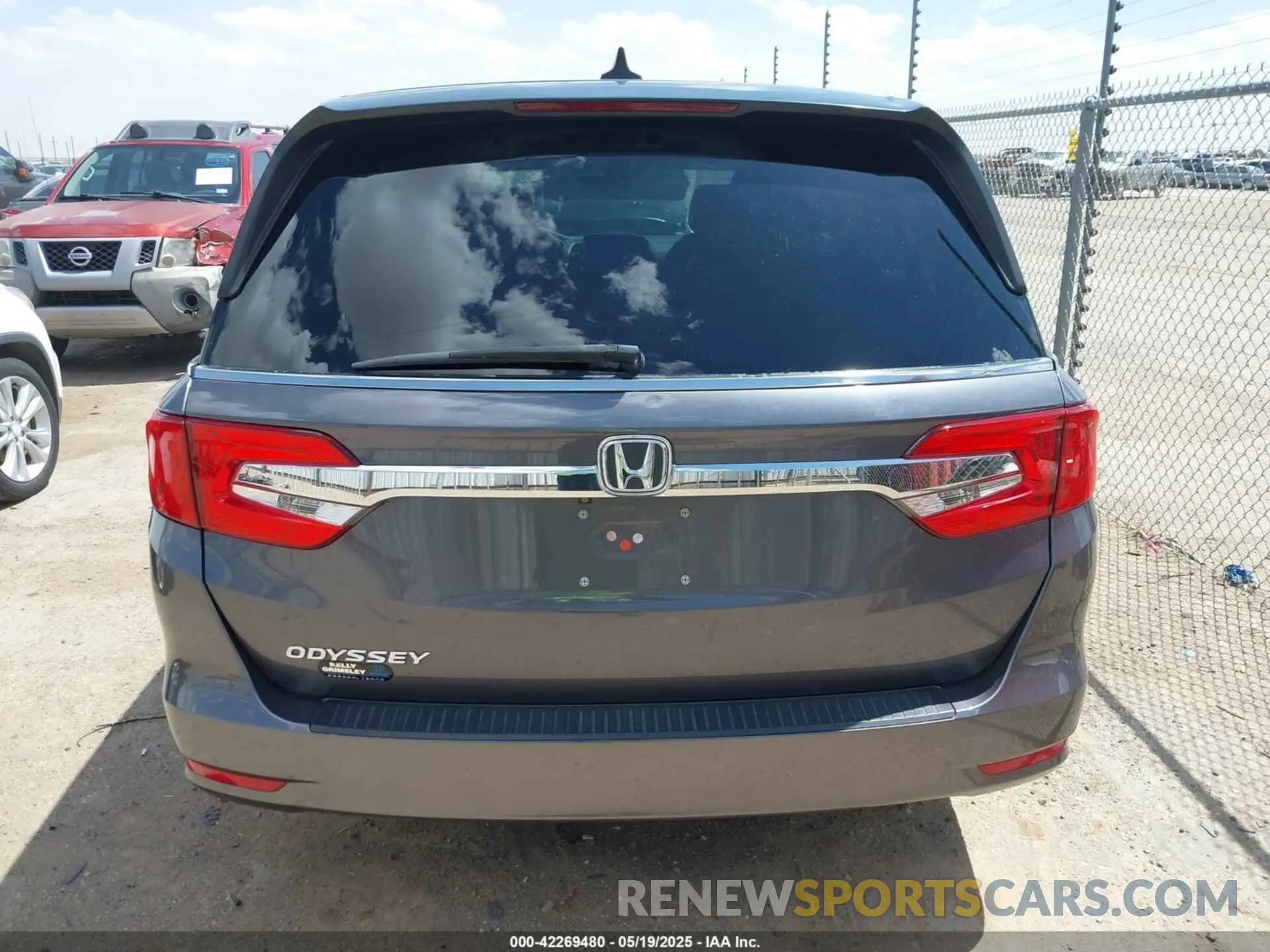 16 Photograph of a damaged car 5FNRL6H7XKB132609 HONDA ODYSSEY 2019
