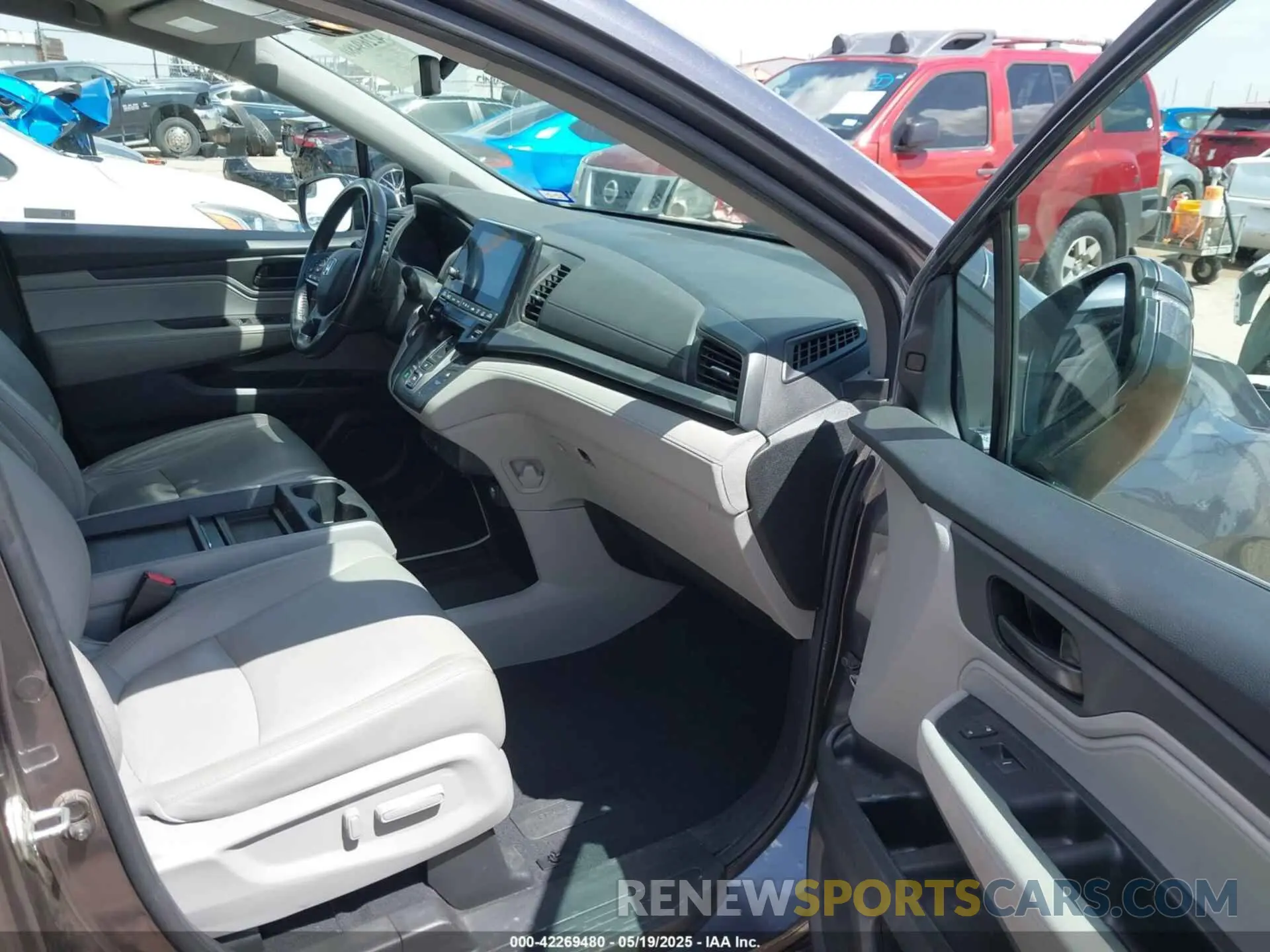 5 Photograph of a damaged car 5FNRL6H7XKB132609 HONDA ODYSSEY 2019