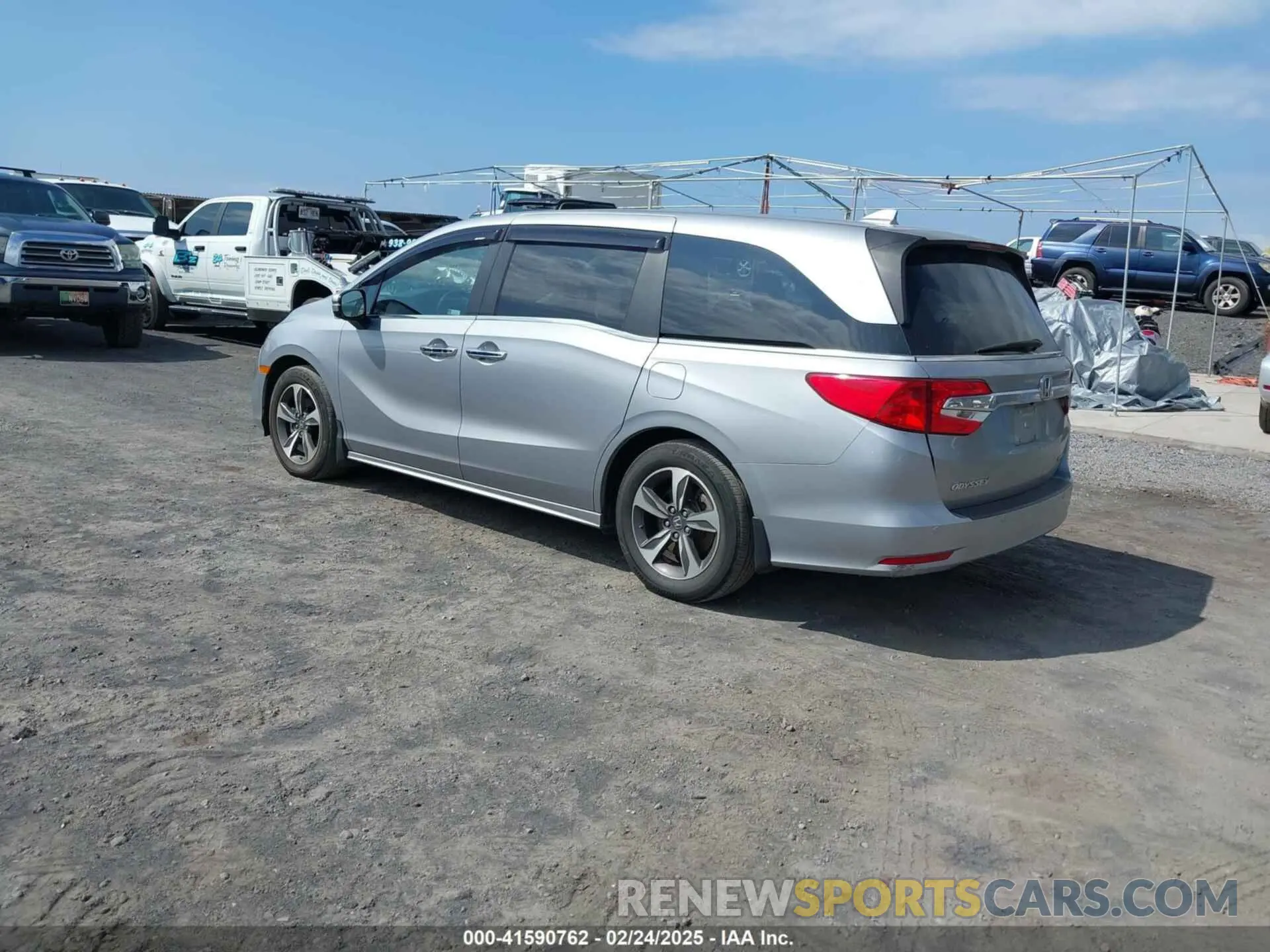 3 Photograph of a damaged car 5FNRL6H81KB070459 HONDA ODYSSEY 2019