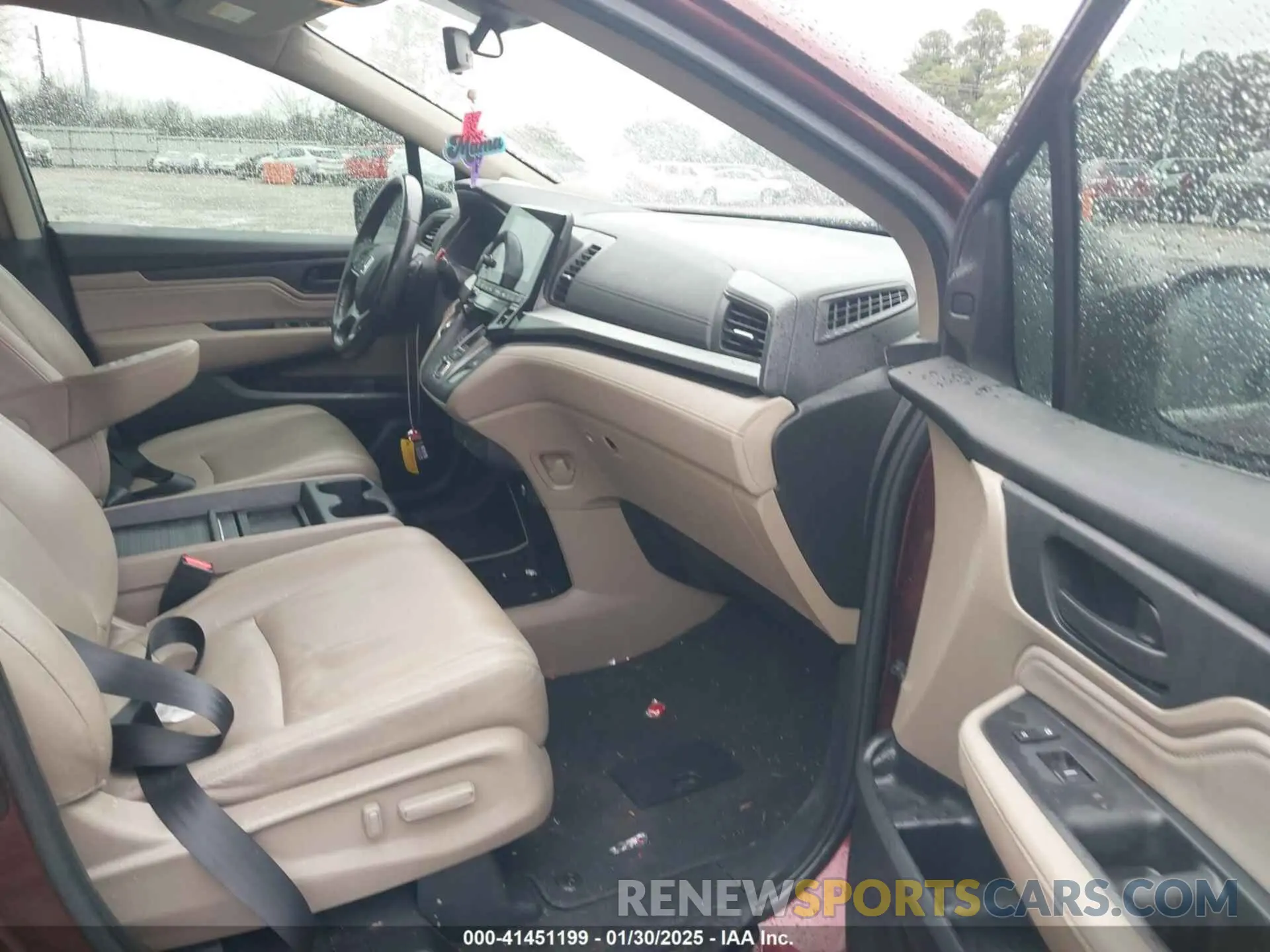 5 Photograph of a damaged car 5FNRL6H82KB060023 HONDA ODYSSEY 2019