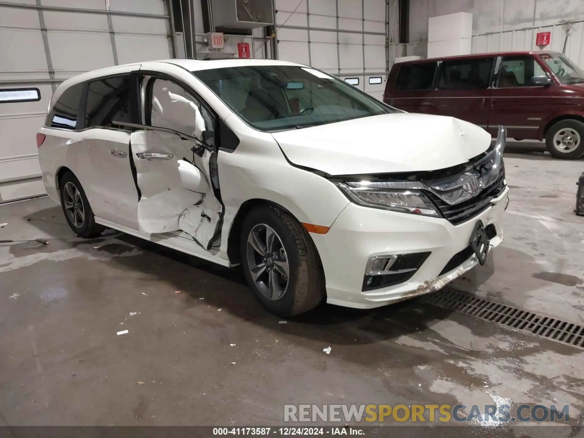 1 Photograph of a damaged car 5FNRL6H83KB051363 HONDA ODYSSEY 2019