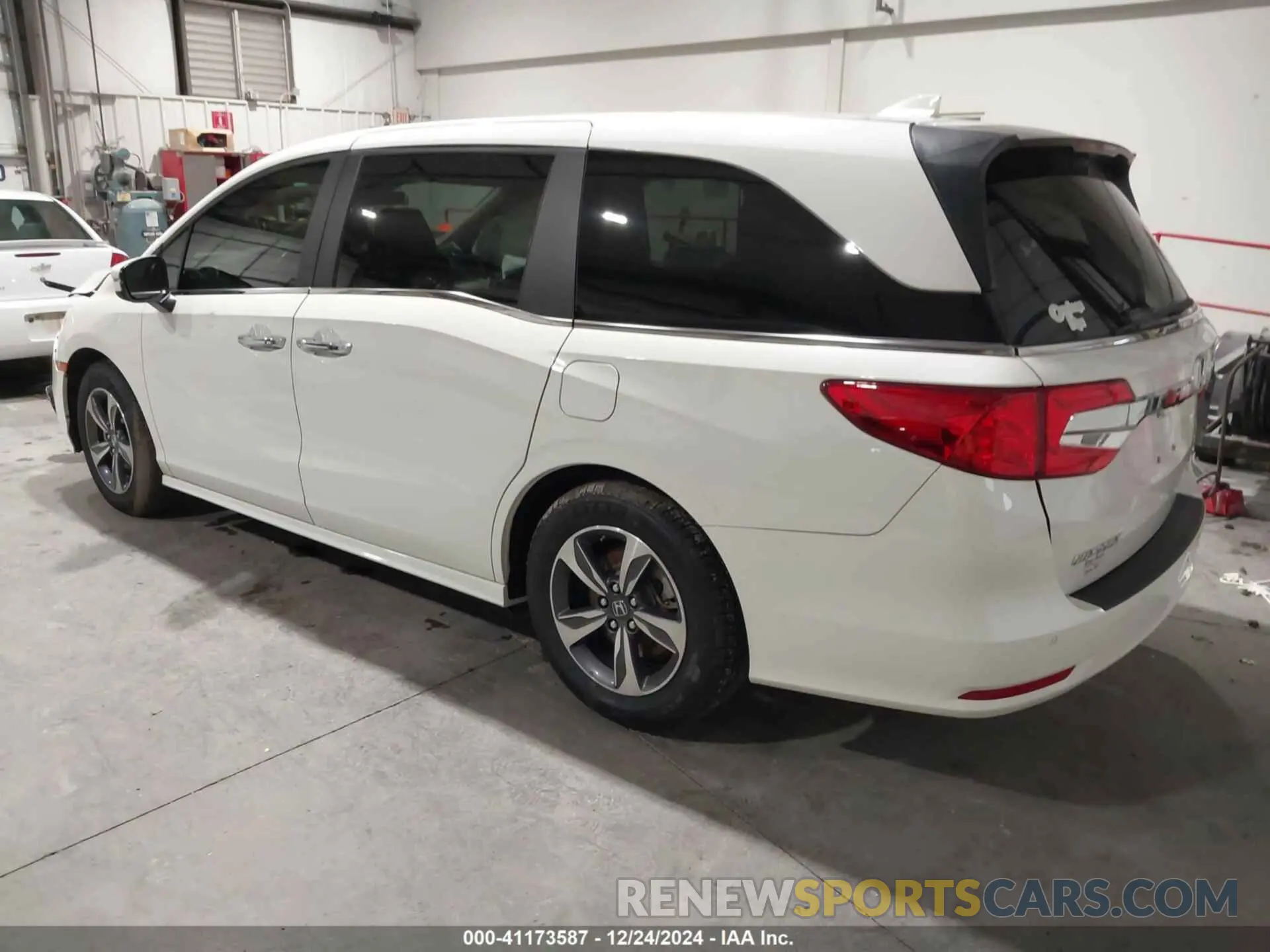 3 Photograph of a damaged car 5FNRL6H83KB051363 HONDA ODYSSEY 2019