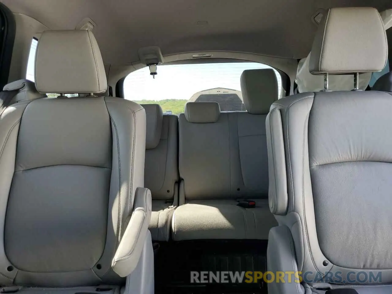 10 Photograph of a damaged car 5FNRL6H84KB014970 HONDA ODYSSEY 2019