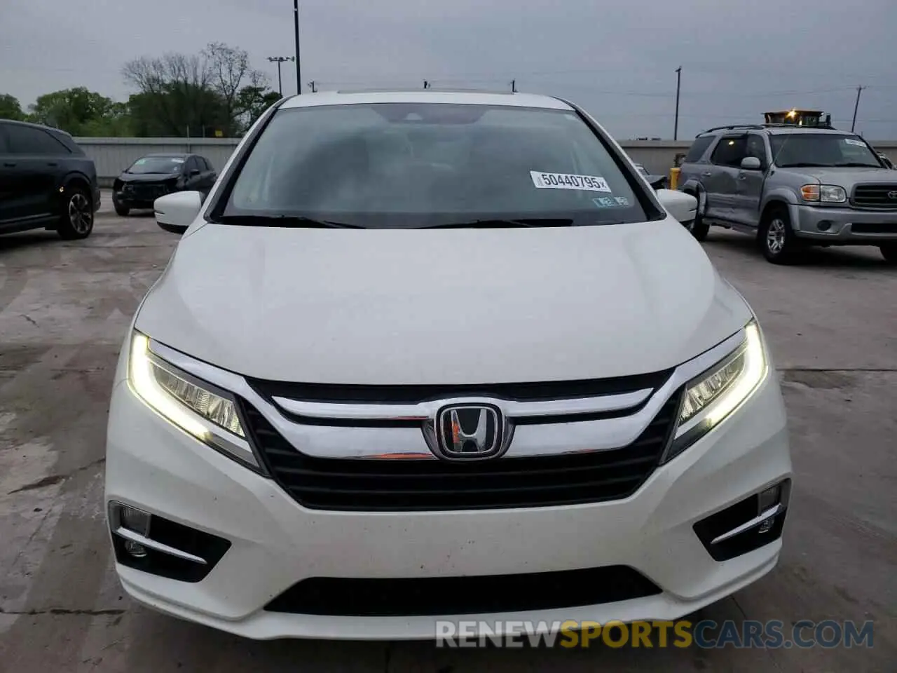5 Photograph of a damaged car 5FNRL6H85KB051400 HONDA ODYSSEY 2019
