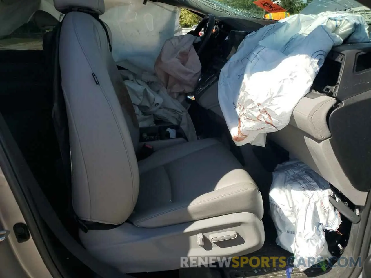 7 Photograph of a damaged car 5FNRL6H86KB061658 HONDA ODYSSEY 2019