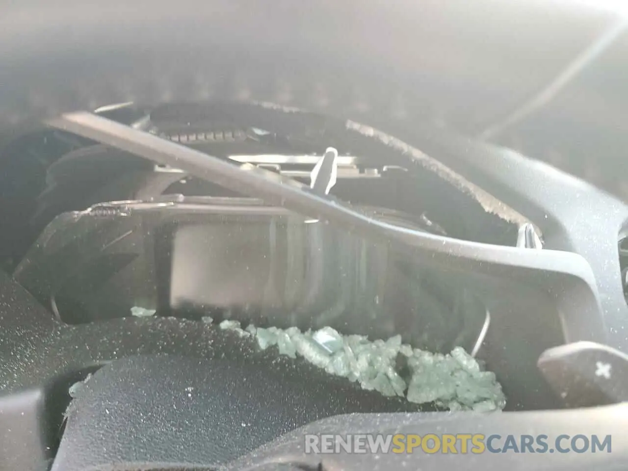 9 Photograph of a damaged car 5FNRL6H86KB061658 HONDA ODYSSEY 2019