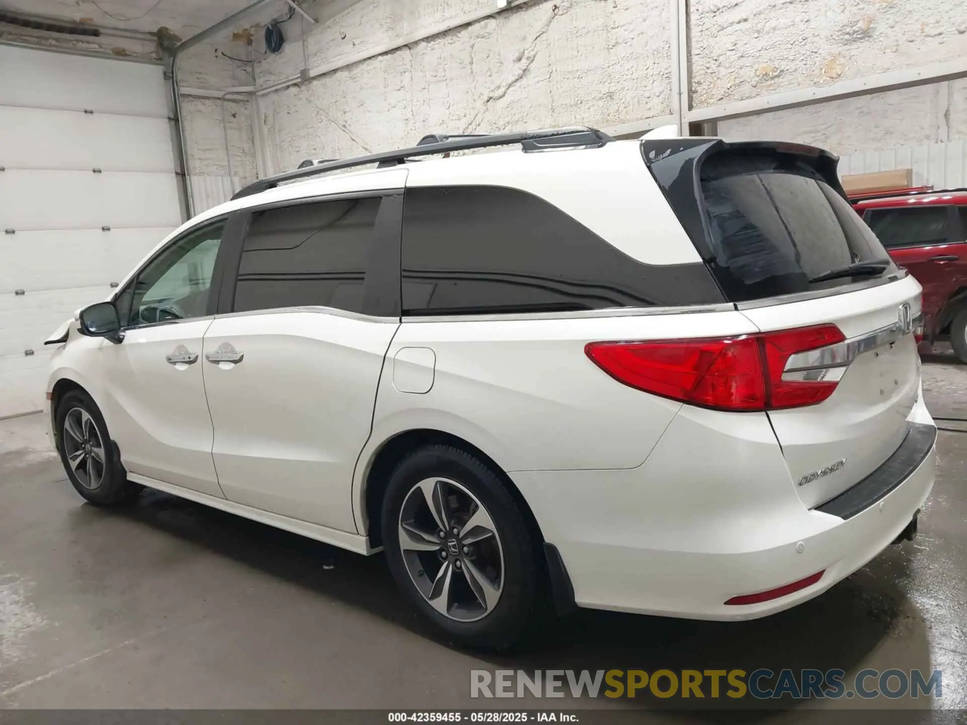 15 Photograph of a damaged car 5FNRL6H8XKB079113 HONDA ODYSSEY 2019