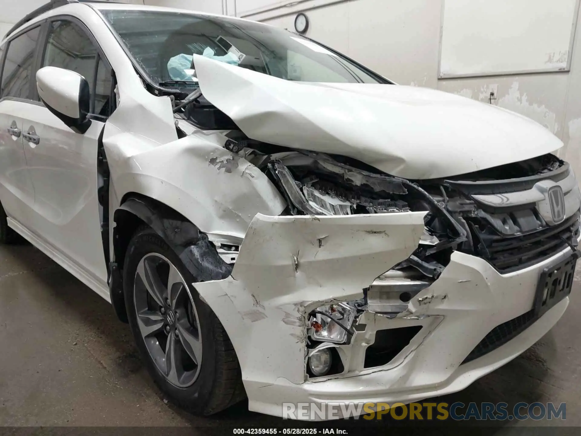6 Photograph of a damaged car 5FNRL6H8XKB079113 HONDA ODYSSEY 2019