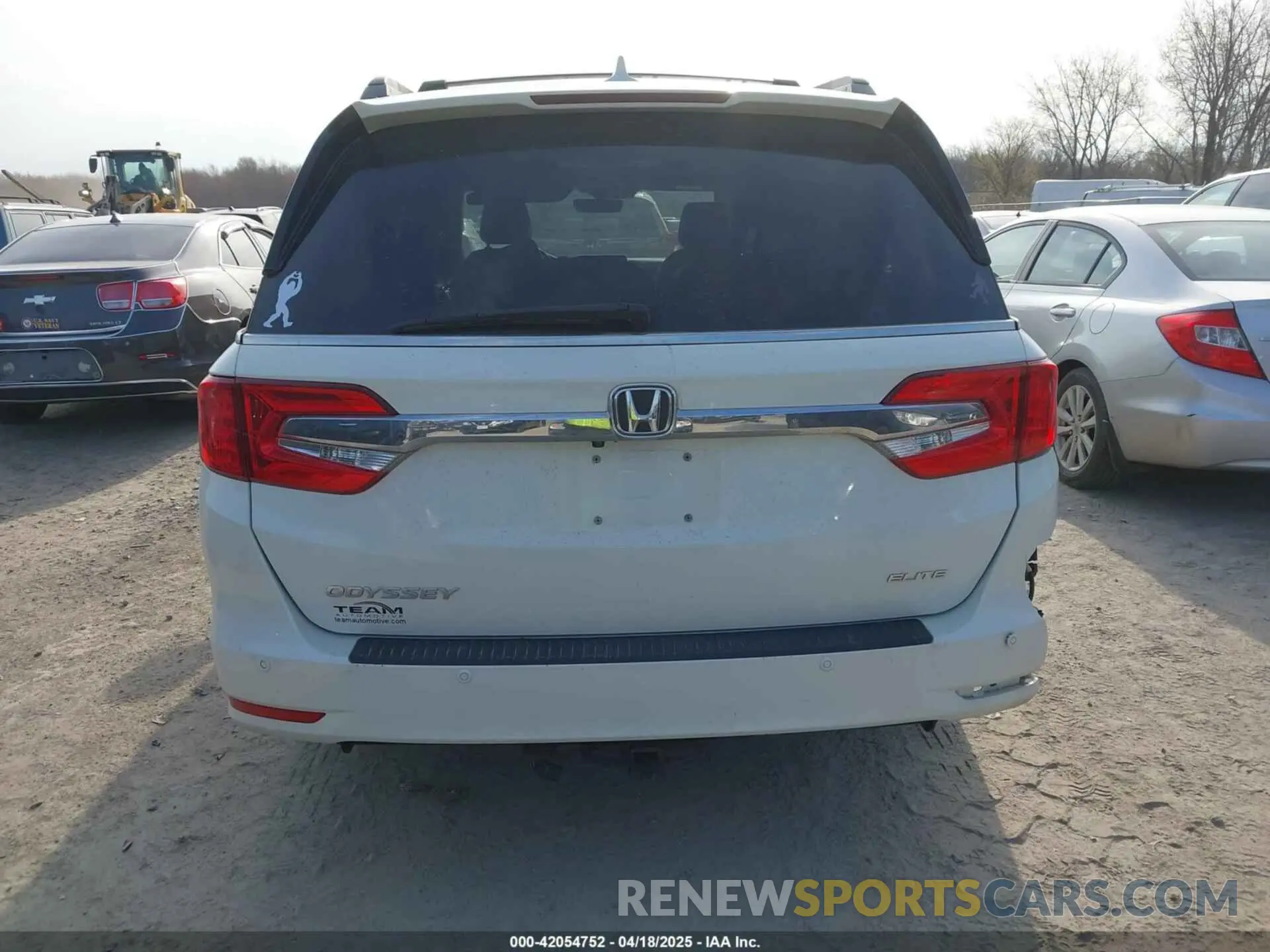 16 Photograph of a damaged car 5FNRL6H90KB019835 HONDA ODYSSEY 2019
