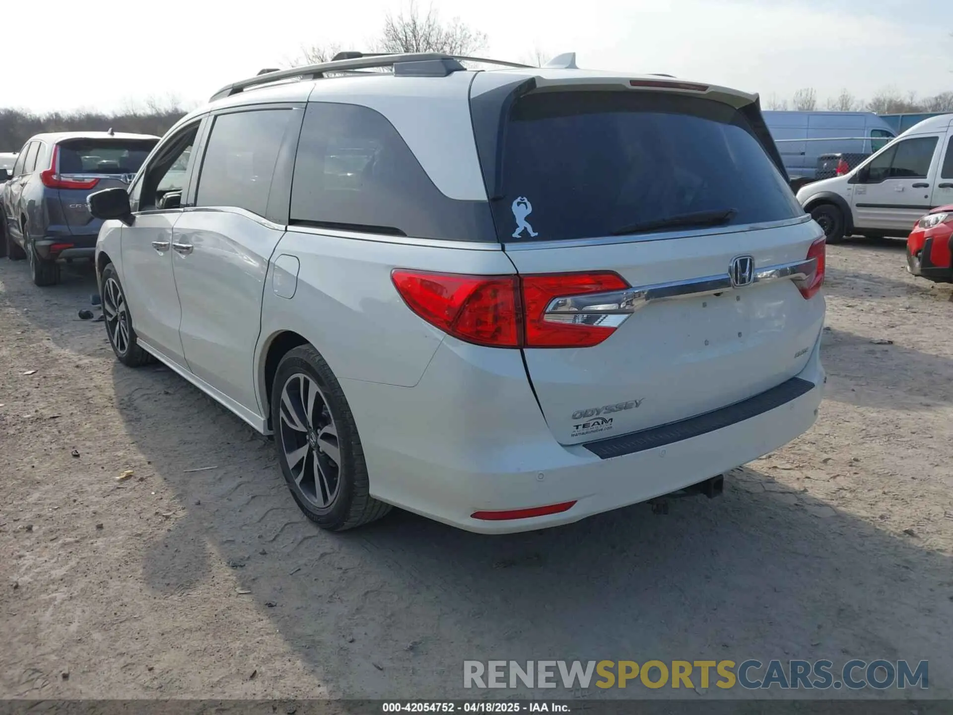 3 Photograph of a damaged car 5FNRL6H90KB019835 HONDA ODYSSEY 2019