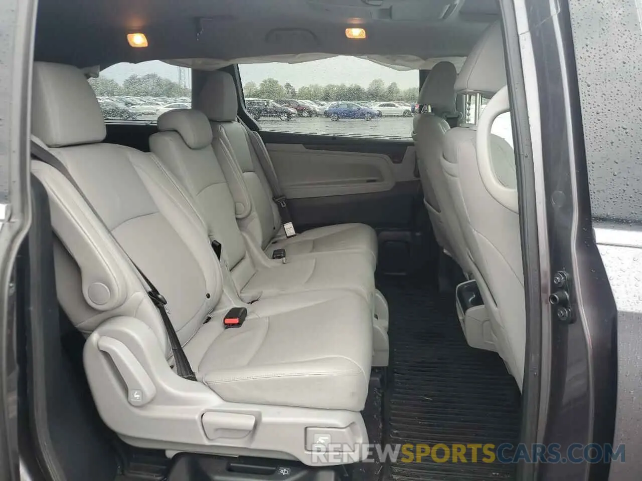 11 Photograph of a damaged car 5FNRL6H90KB024713 HONDA ODYSSEY 2019