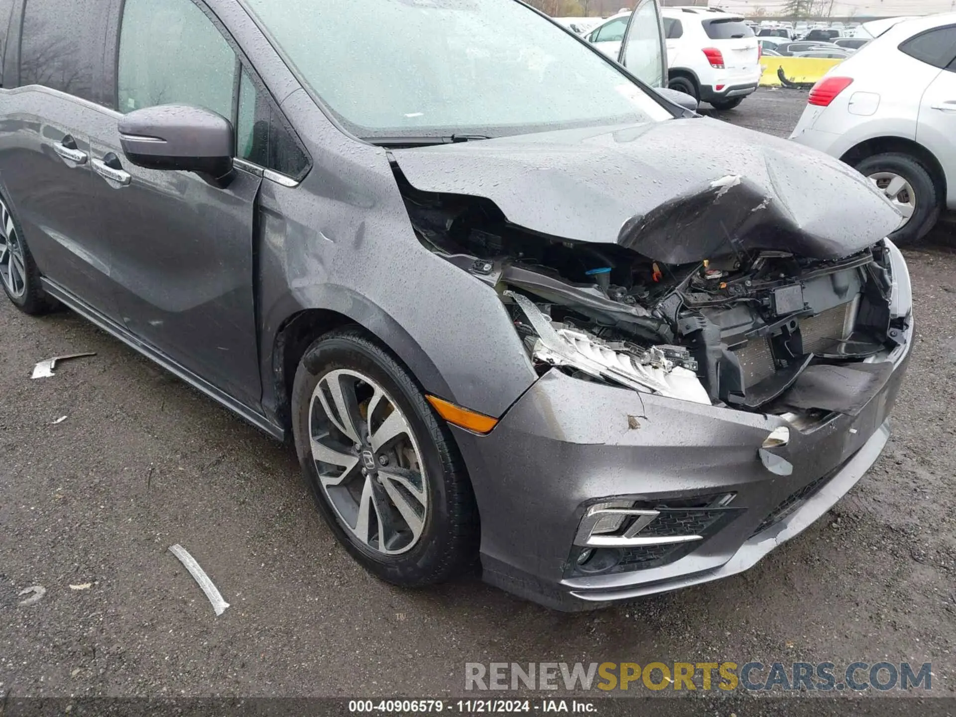 17 Photograph of a damaged car 5FNRL6H91KB048535 HONDA ODYSSEY 2019